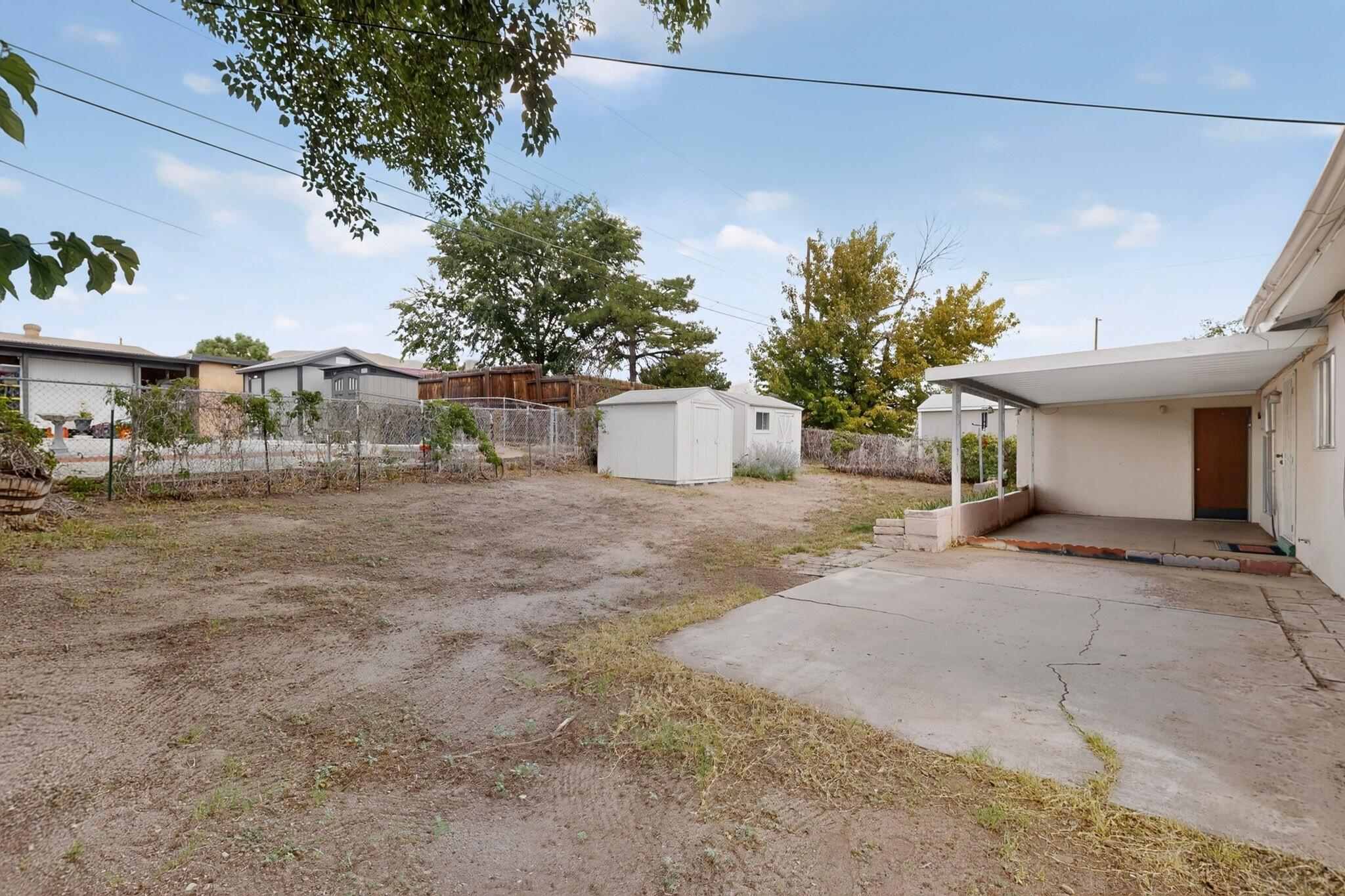 Photo 4 — 11525 Mahlon Avenue NE