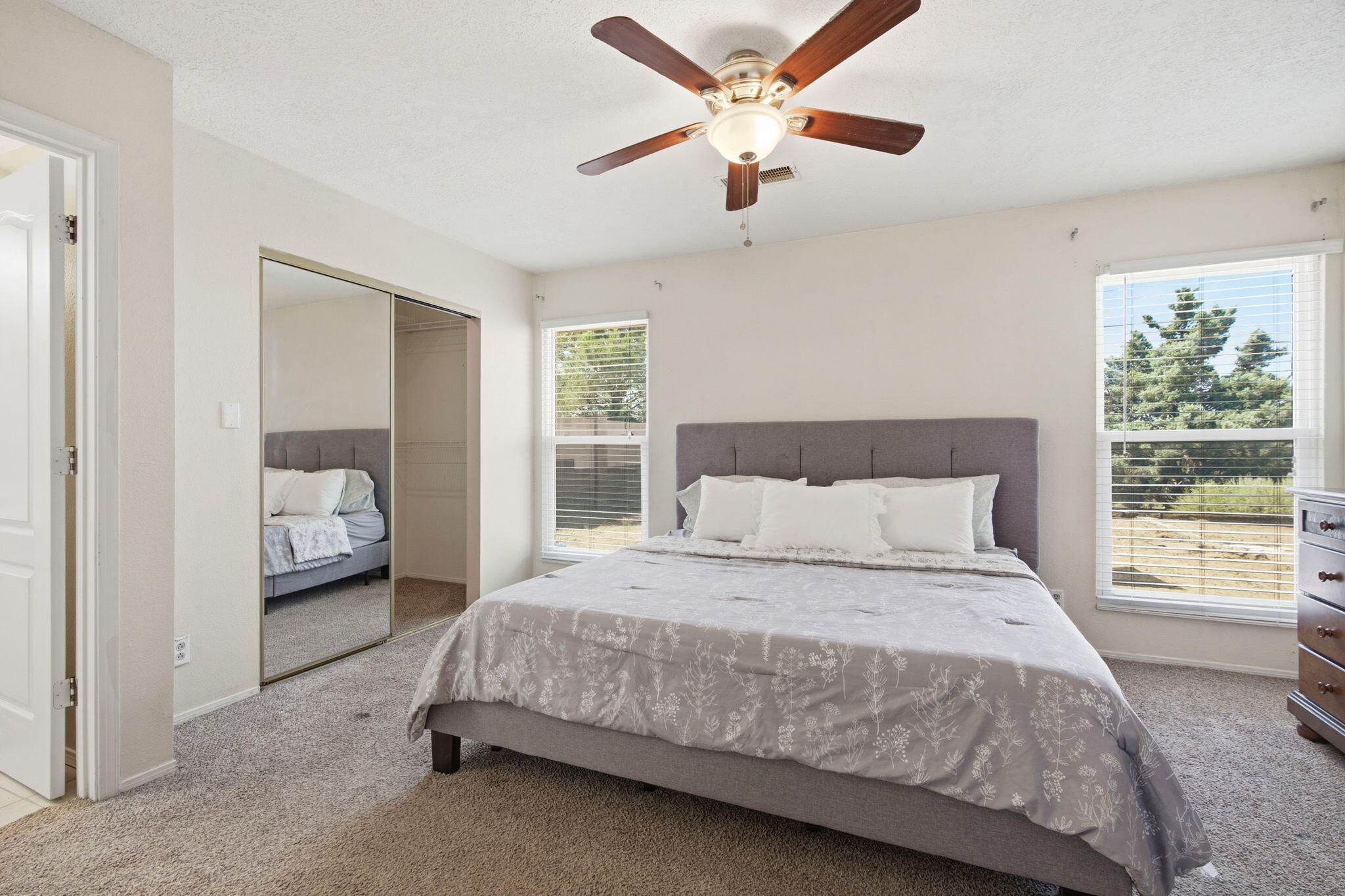 Photo 19 — 6082 Cottontail Road NE