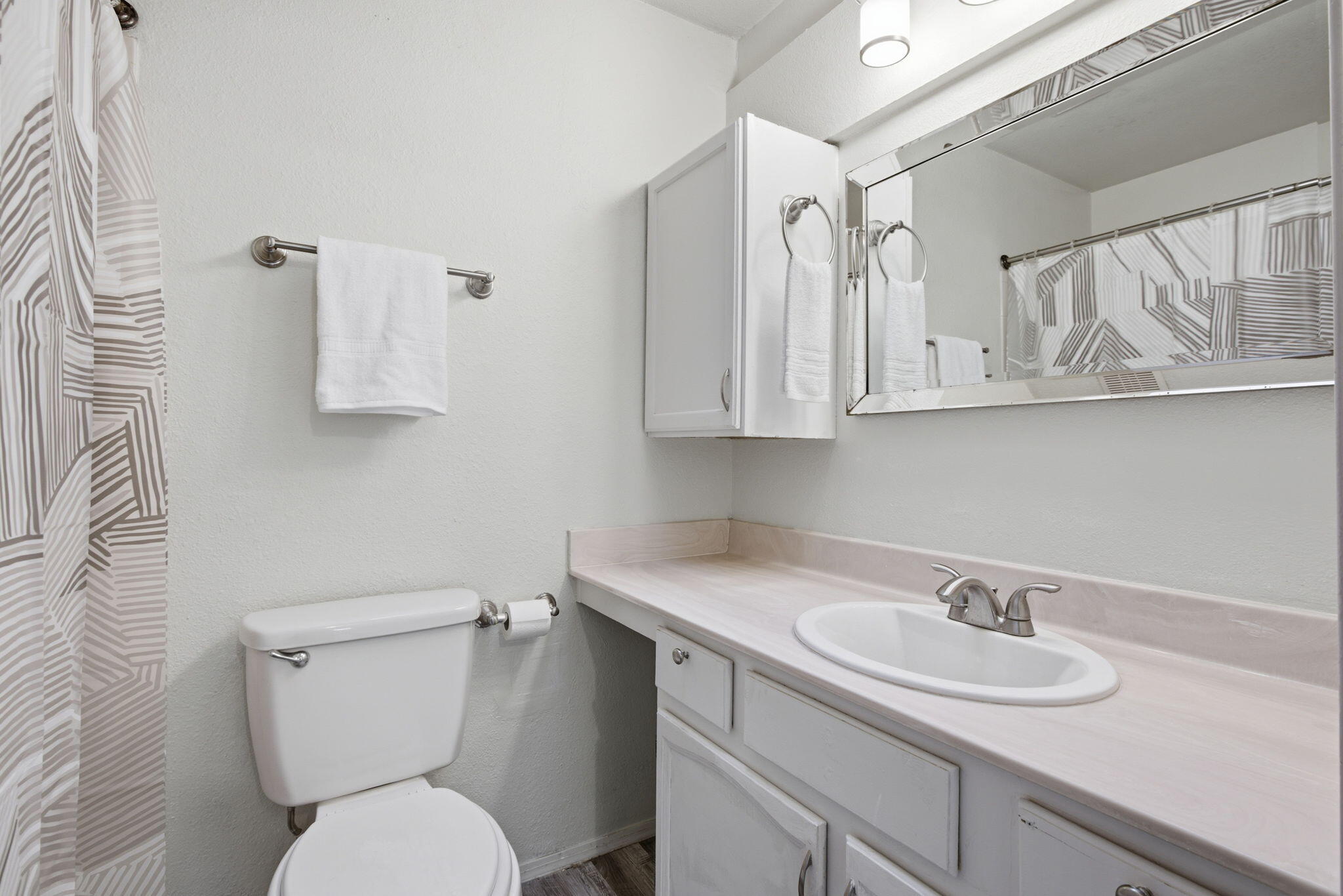 Photo 17 — 6082 Cottontail Road NE