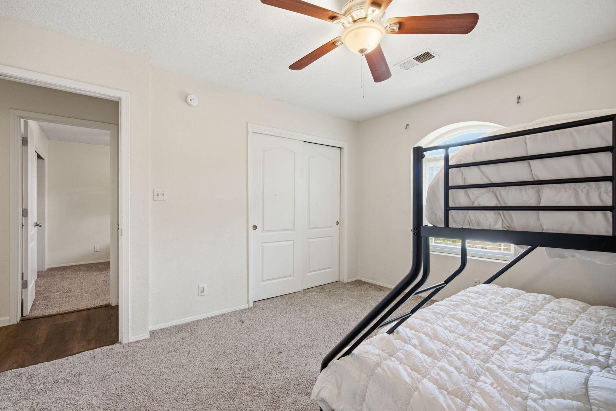 Photo 15 — 6082 Cottontail Road NE