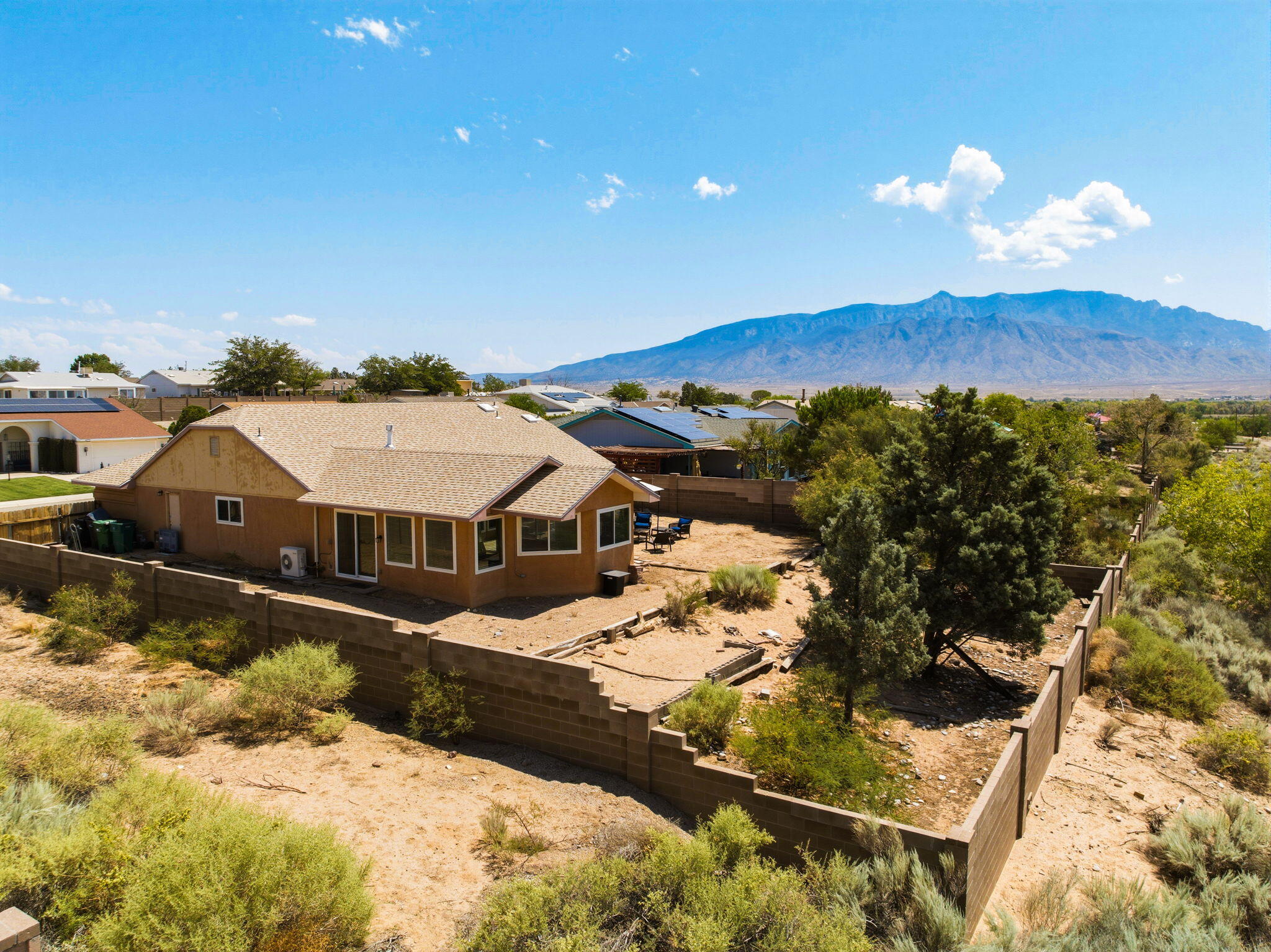 Photo 10 — 6082 Cottontail Road NE