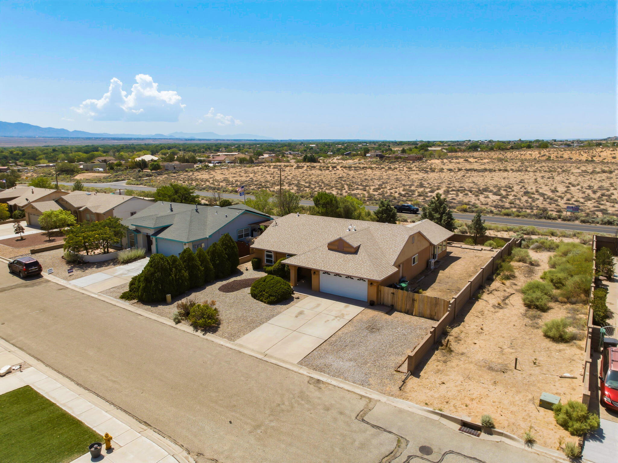 Photo 7 — 6082 Cottontail Road NE