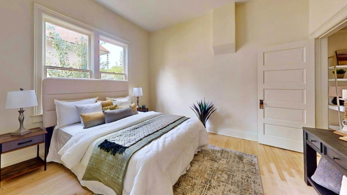 Photo 10 — 418 12th Street NW