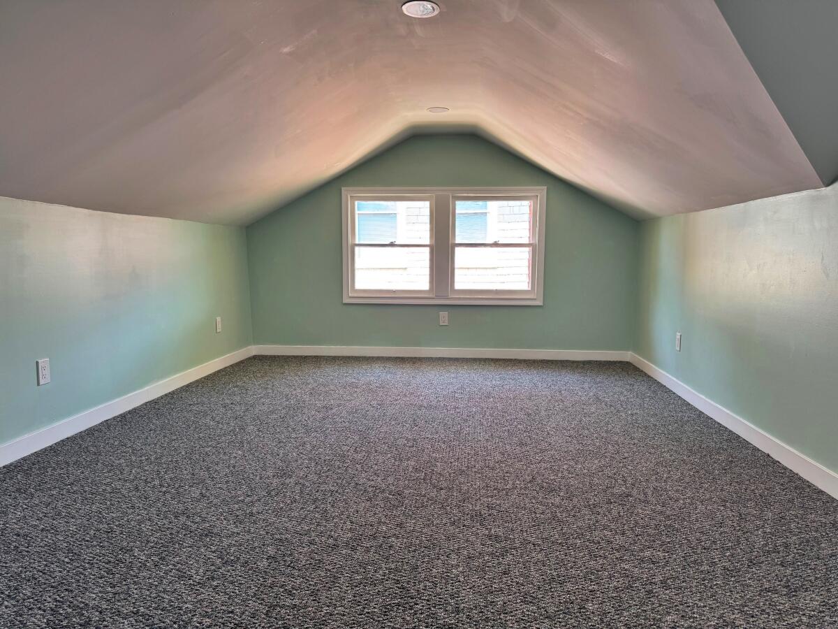 Photo 6 — 418 12th Street NW
