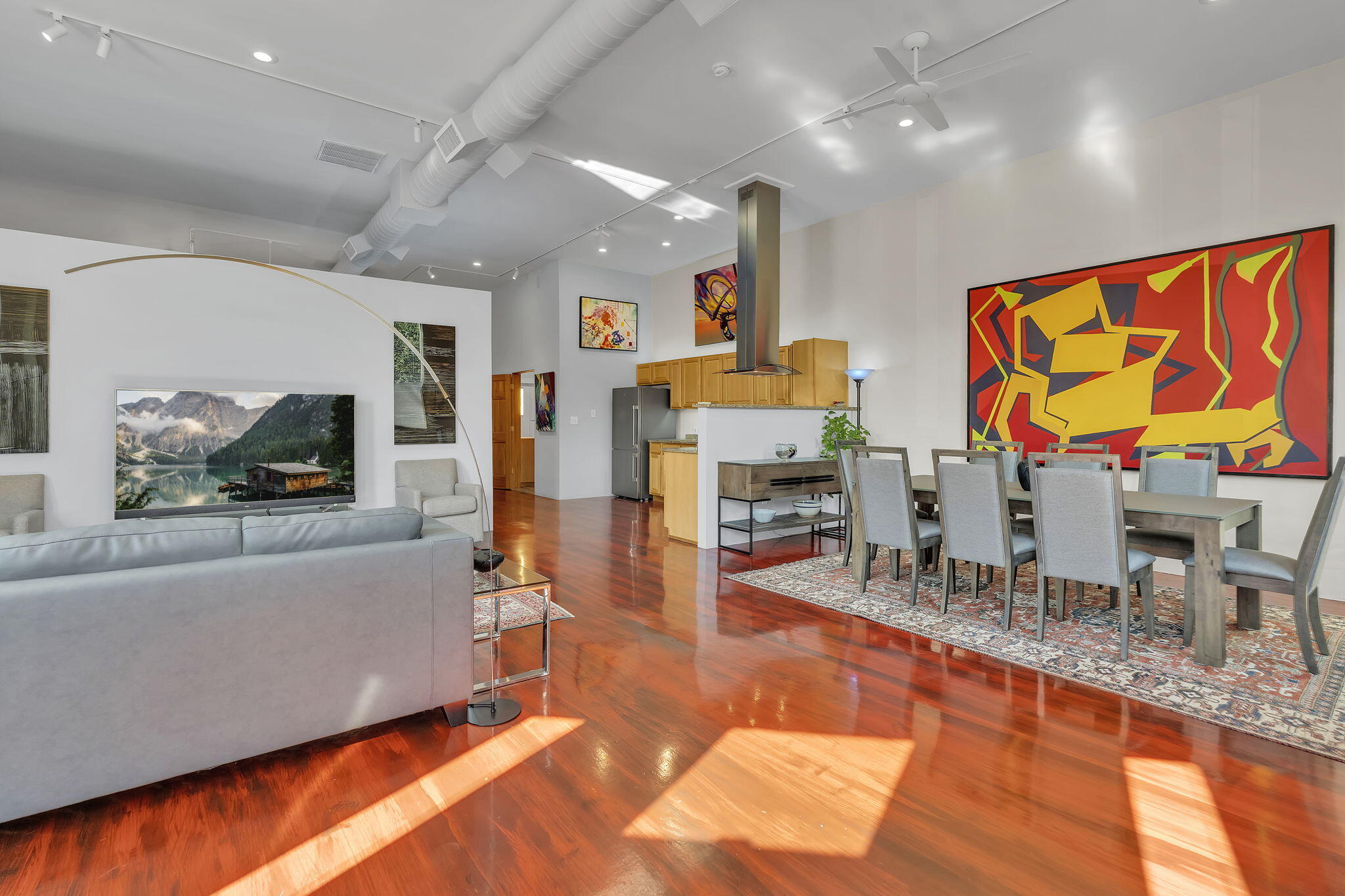 Photo 18 — 401 Tijeras Avenue NE