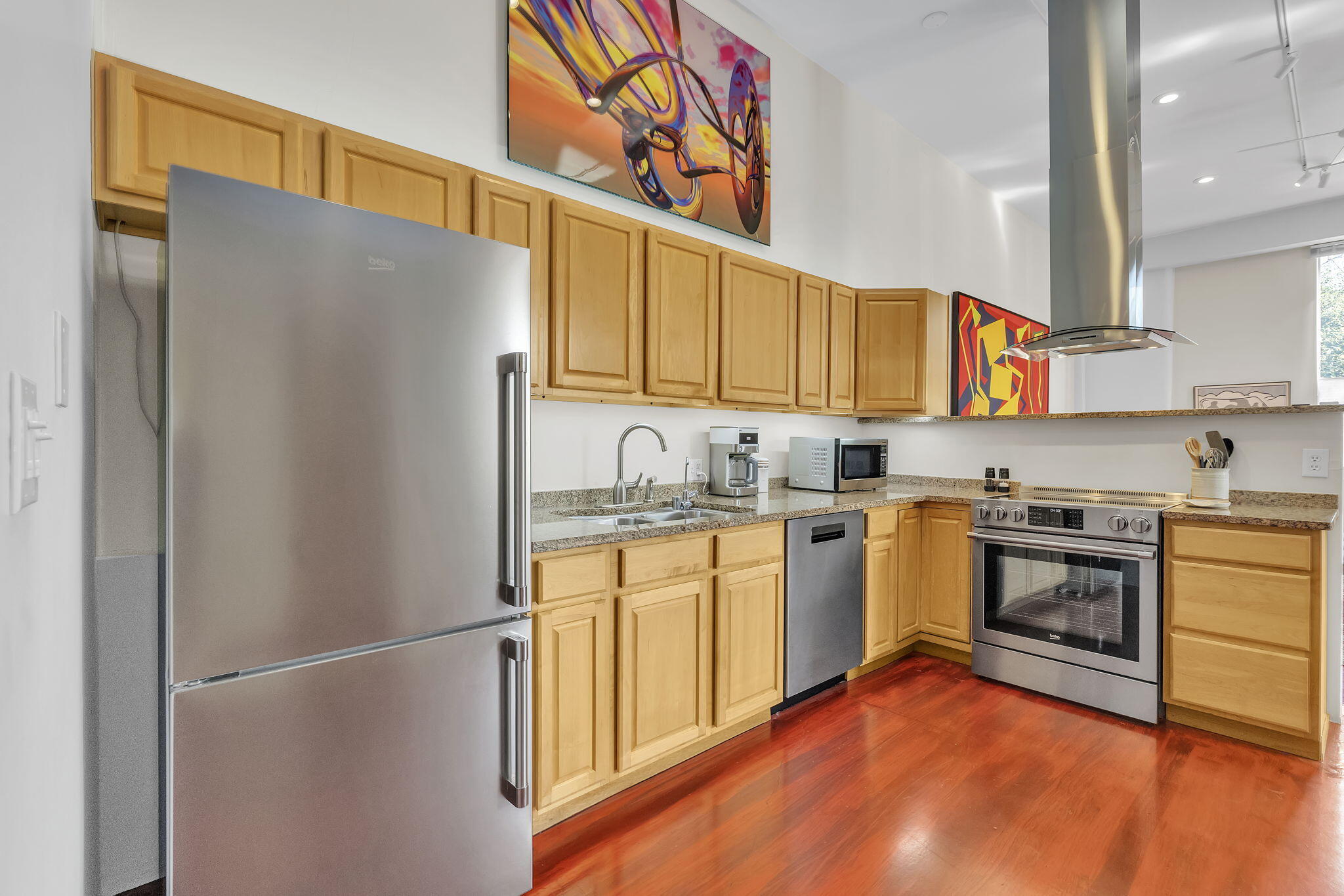 Photo 16 — 401 Tijeras Avenue NE
