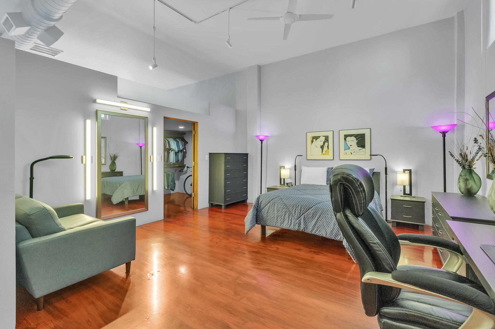 Photo 13 — 401 Tijeras Avenue NE