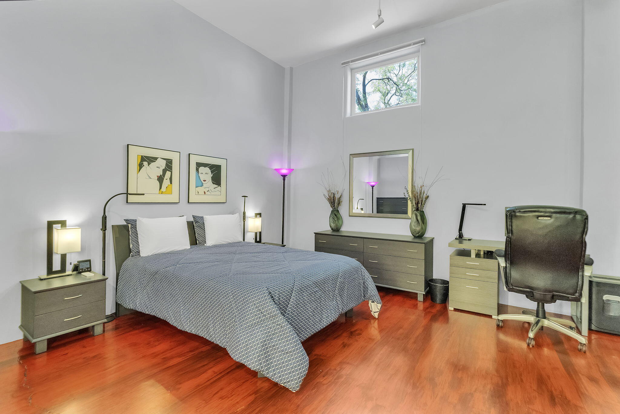 Photo 12 — 401 Tijeras Avenue NE