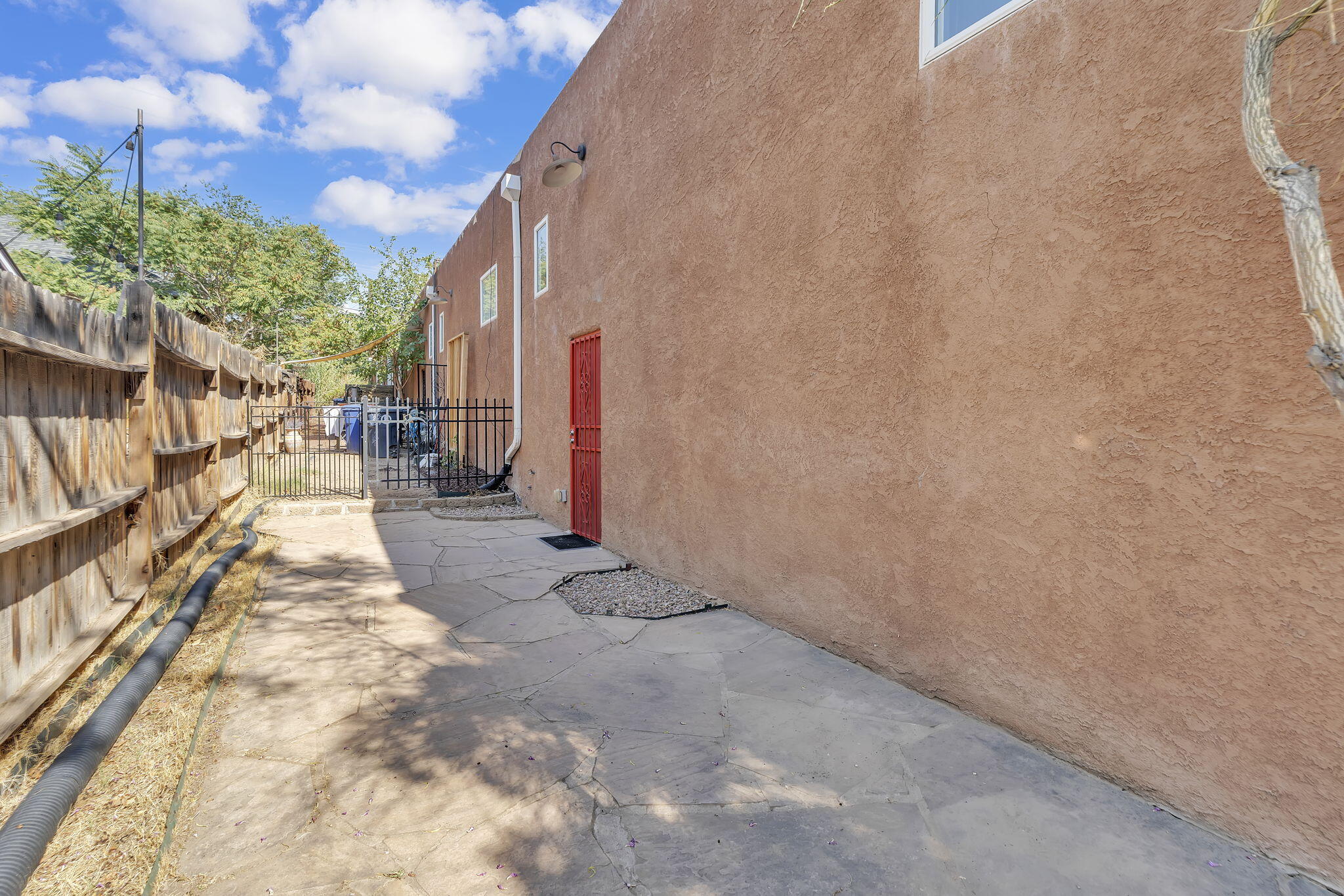Photo 7 — 401 Tijeras Avenue NE