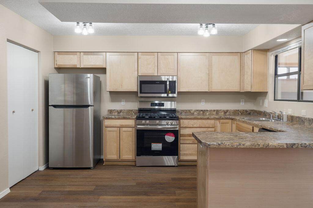 Photo 13 — 4505 Quartz Drive NE