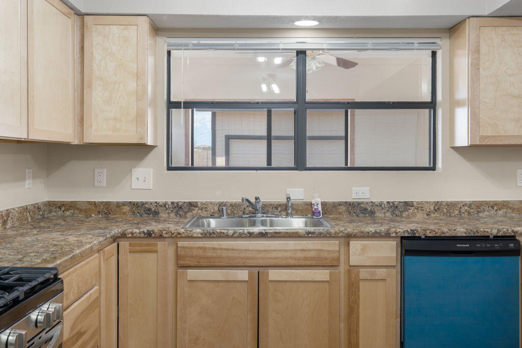 Photo 14 — 4505 Quartz Drive NE