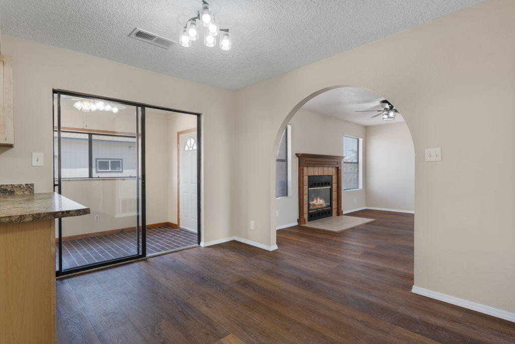 Photo 19 — 4505 Quartz Drive NE