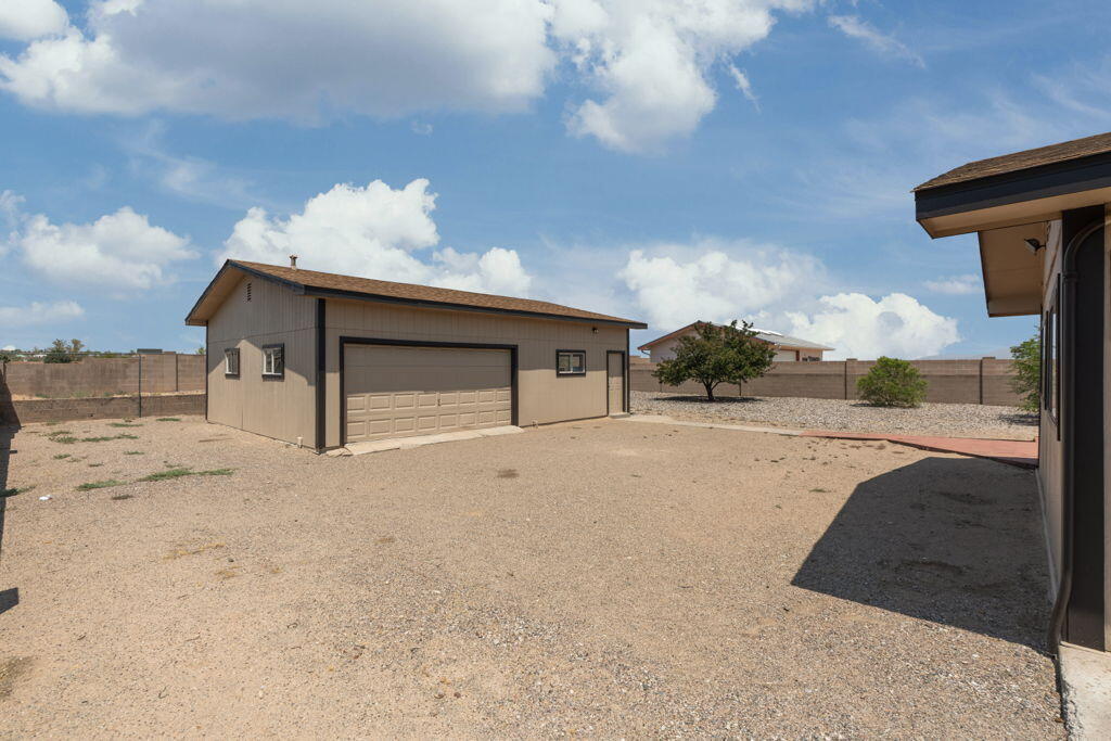 Photo 5 — 4505 Quartz Drive NE