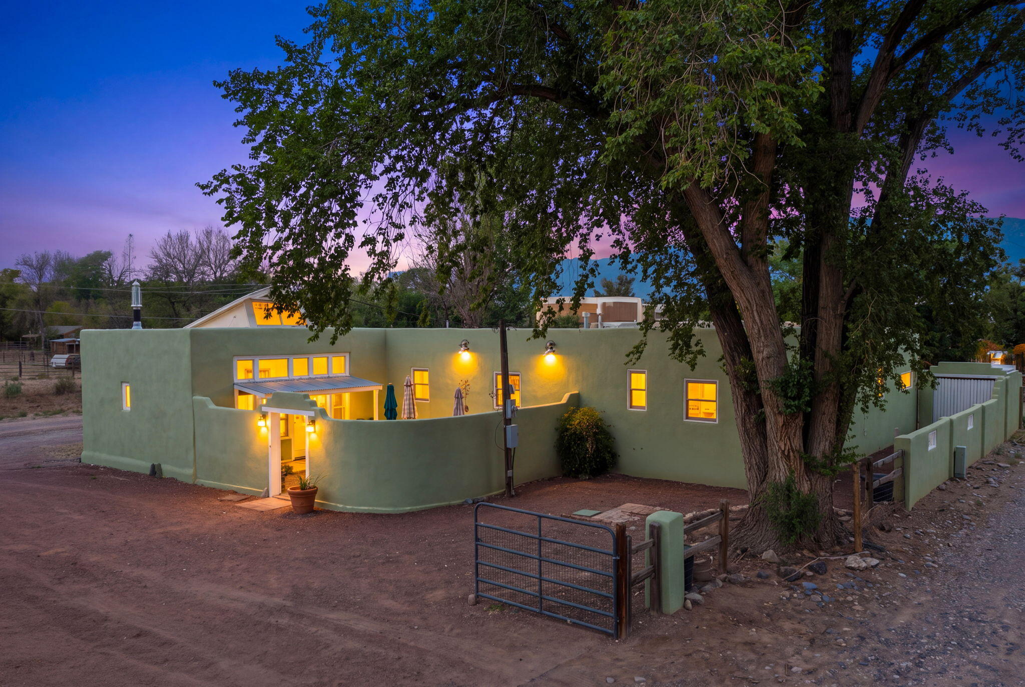 125 Walden Road, Corrales, NM 87048