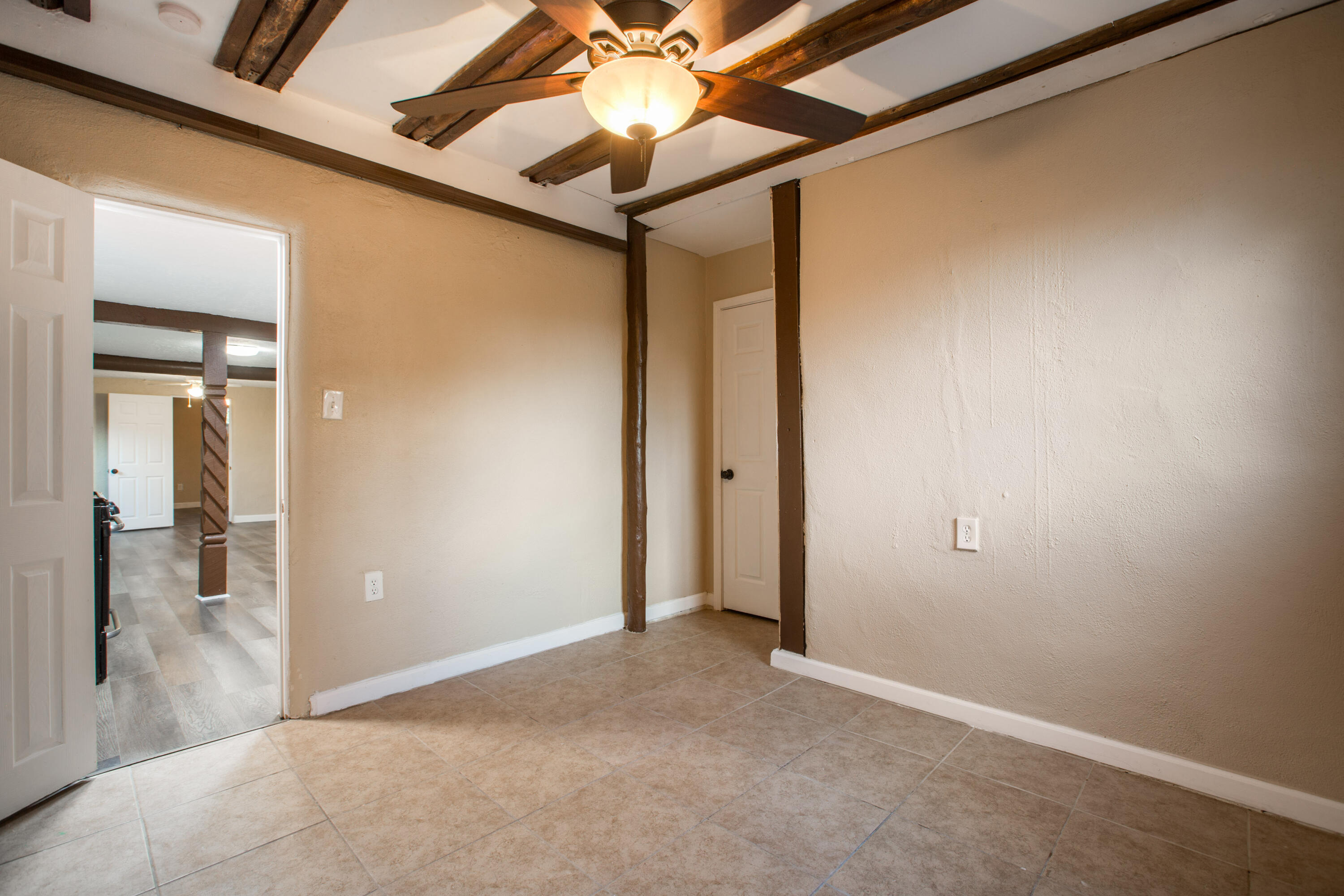 Photo 7 — 5201 Grande Drive NW