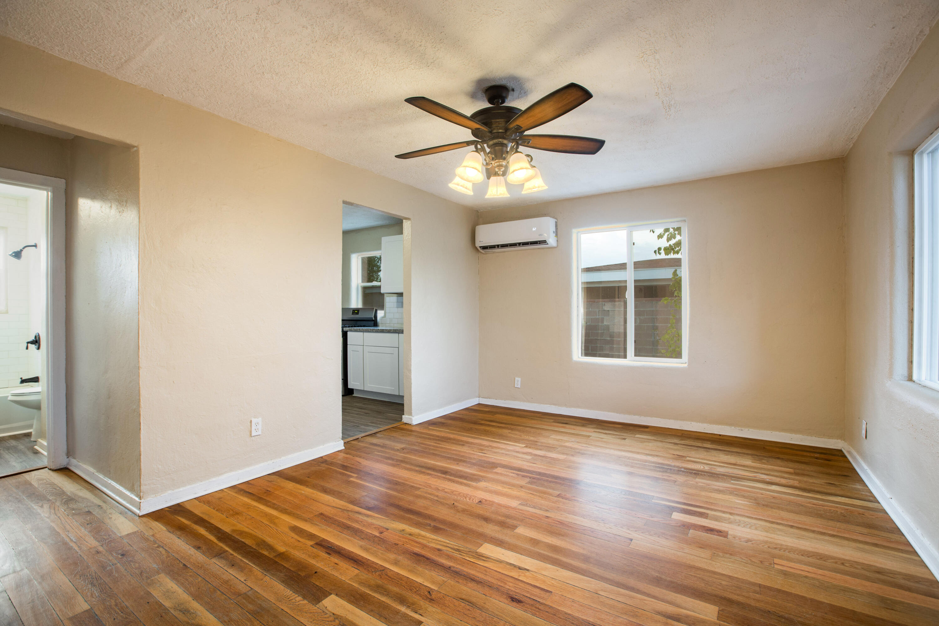 Photo 16 — 5201 Grande Drive NW
