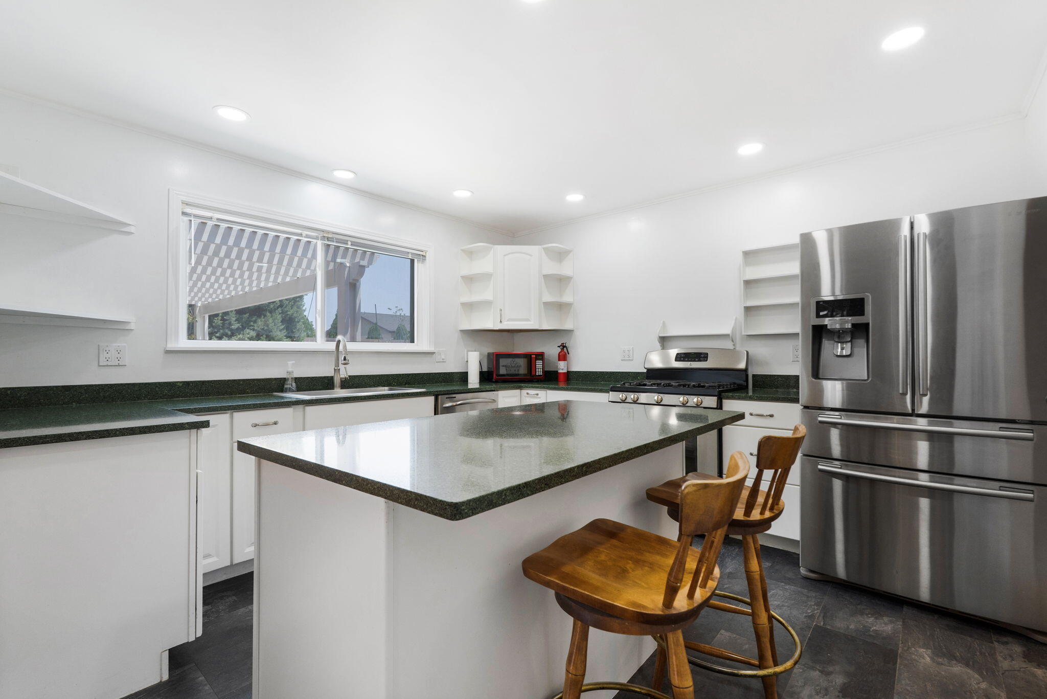 Photo 13 — 6351 Crow Road NE