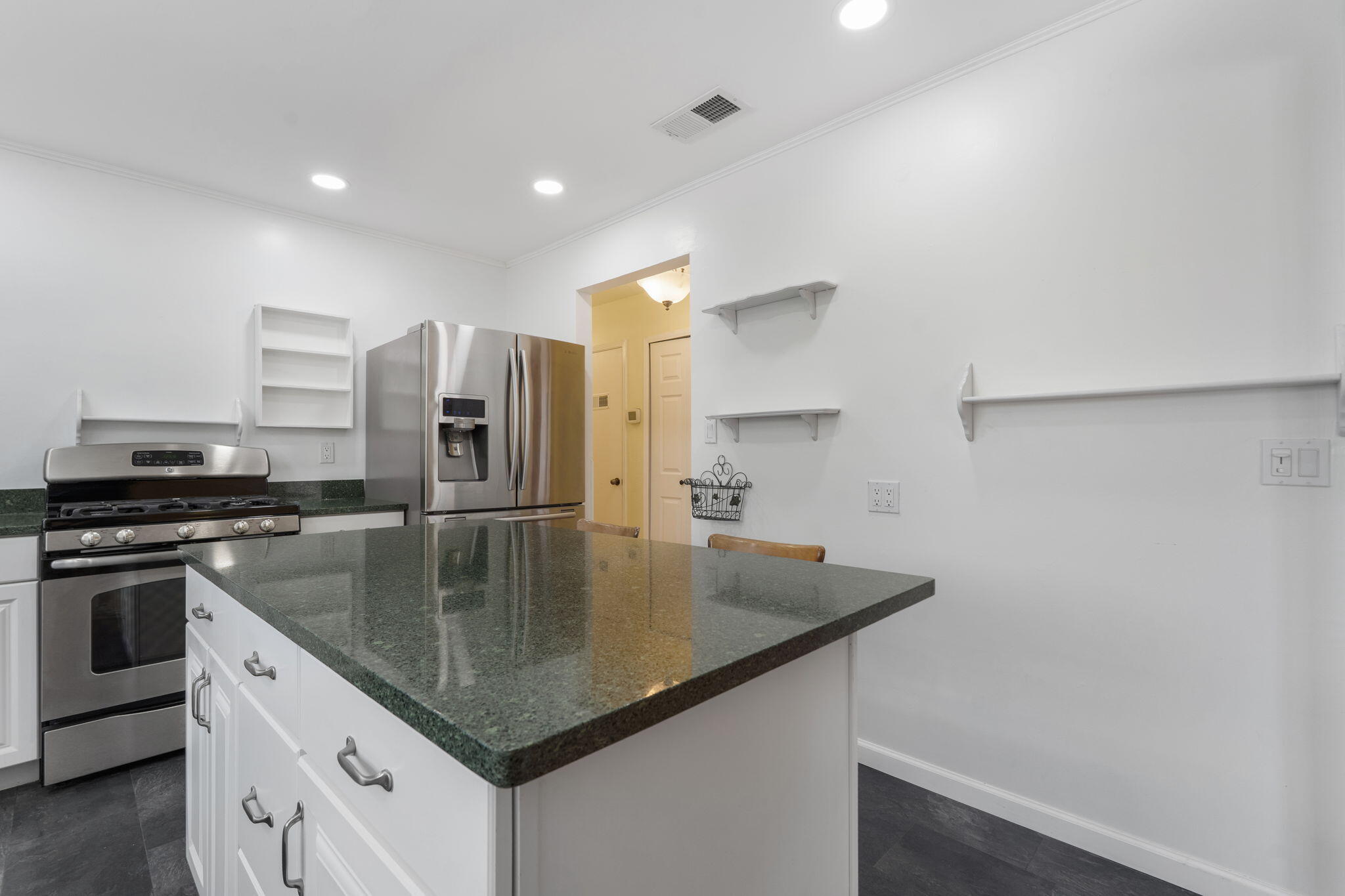 Photo 14 — 6351 Crow Road NE