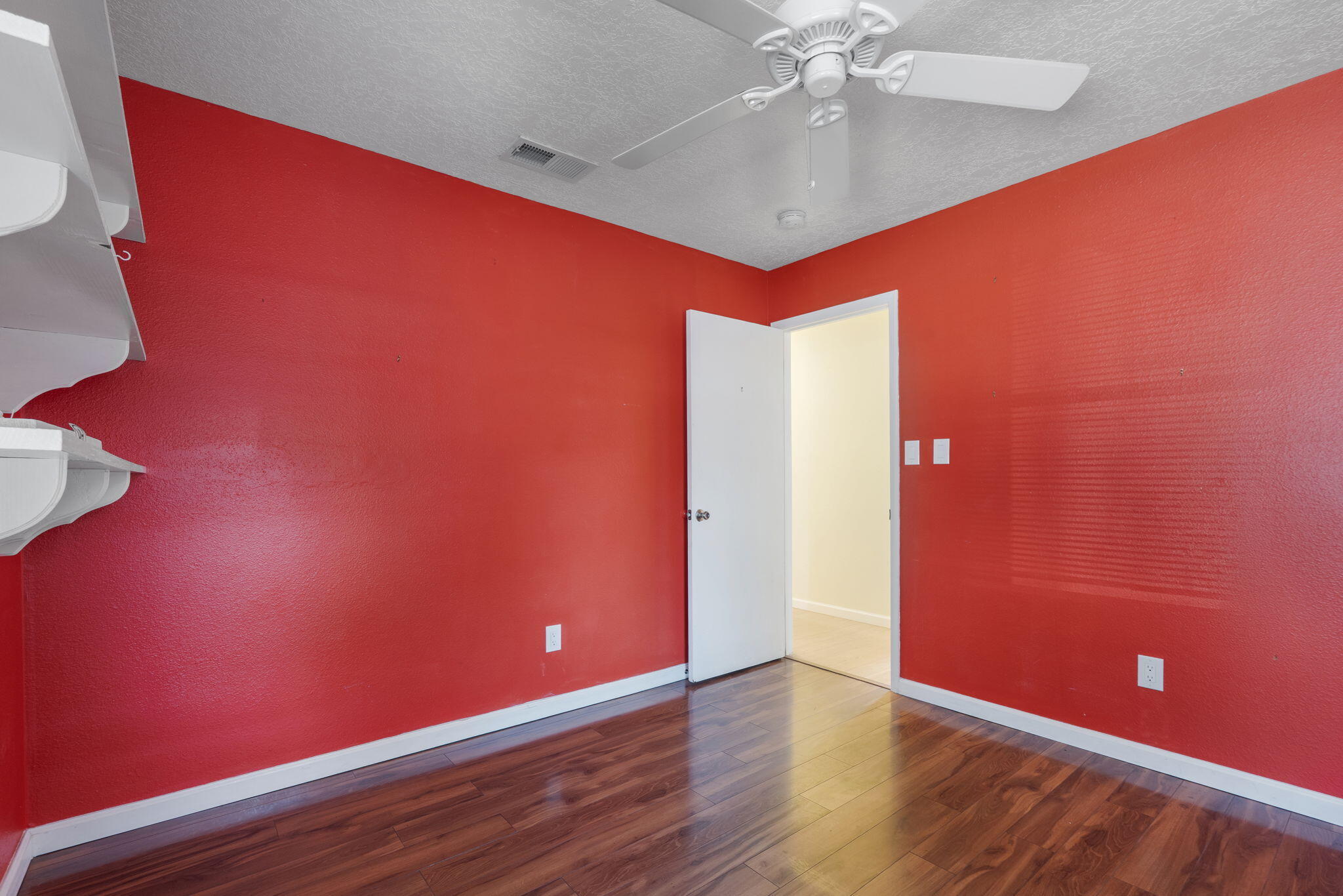 Photo 18 — 6351 Crow Road NE