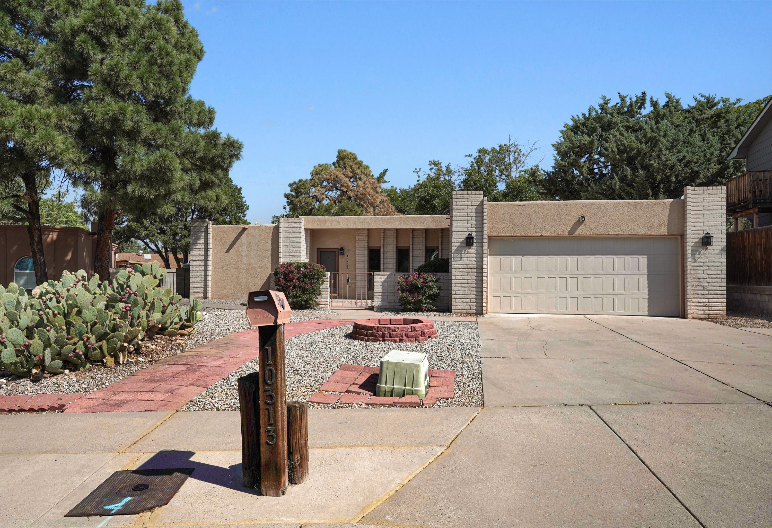 10313 Karen Avenue NE, Albuquerque, NM 87111