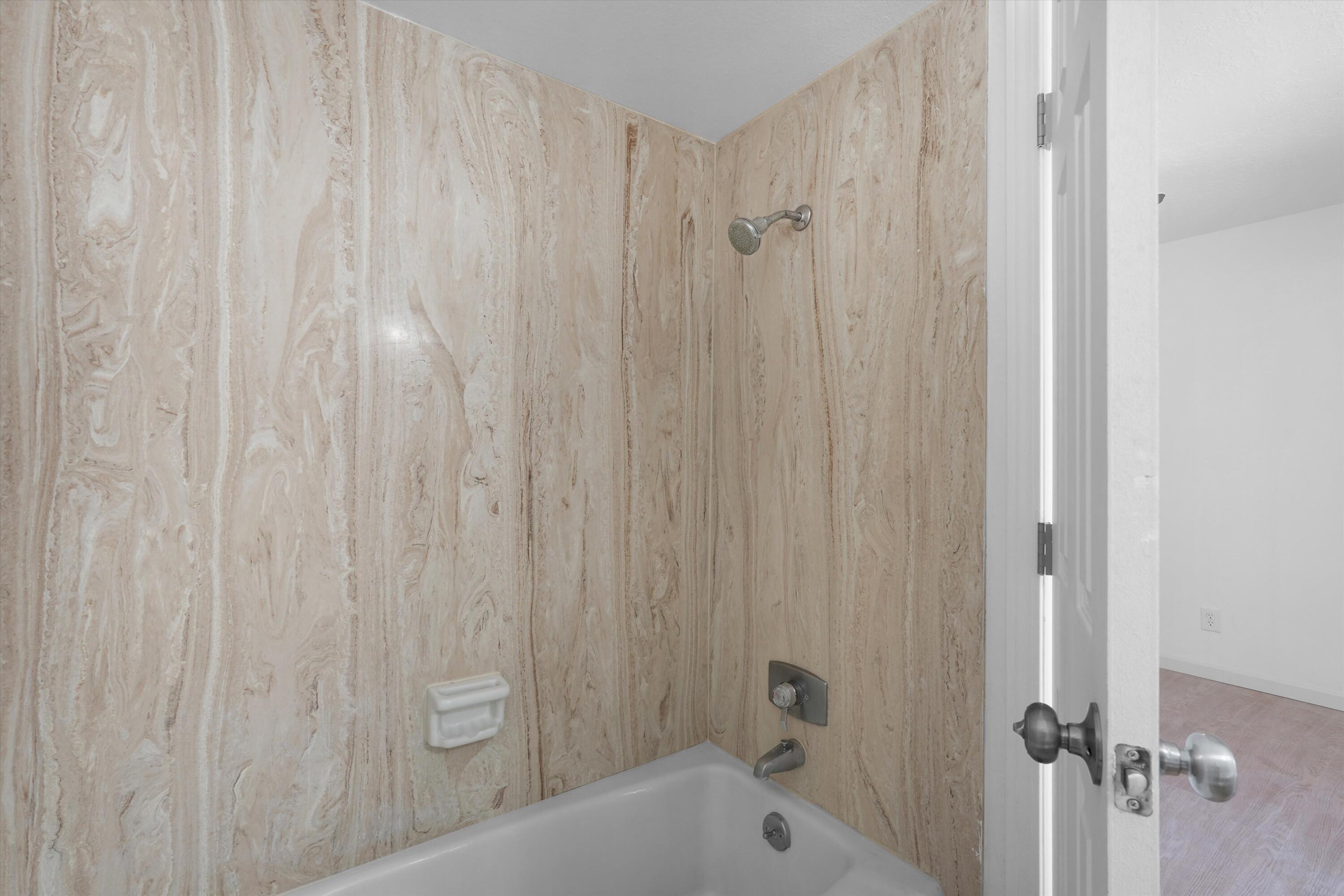 Photo 6 — 10313 Karen Avenue NE