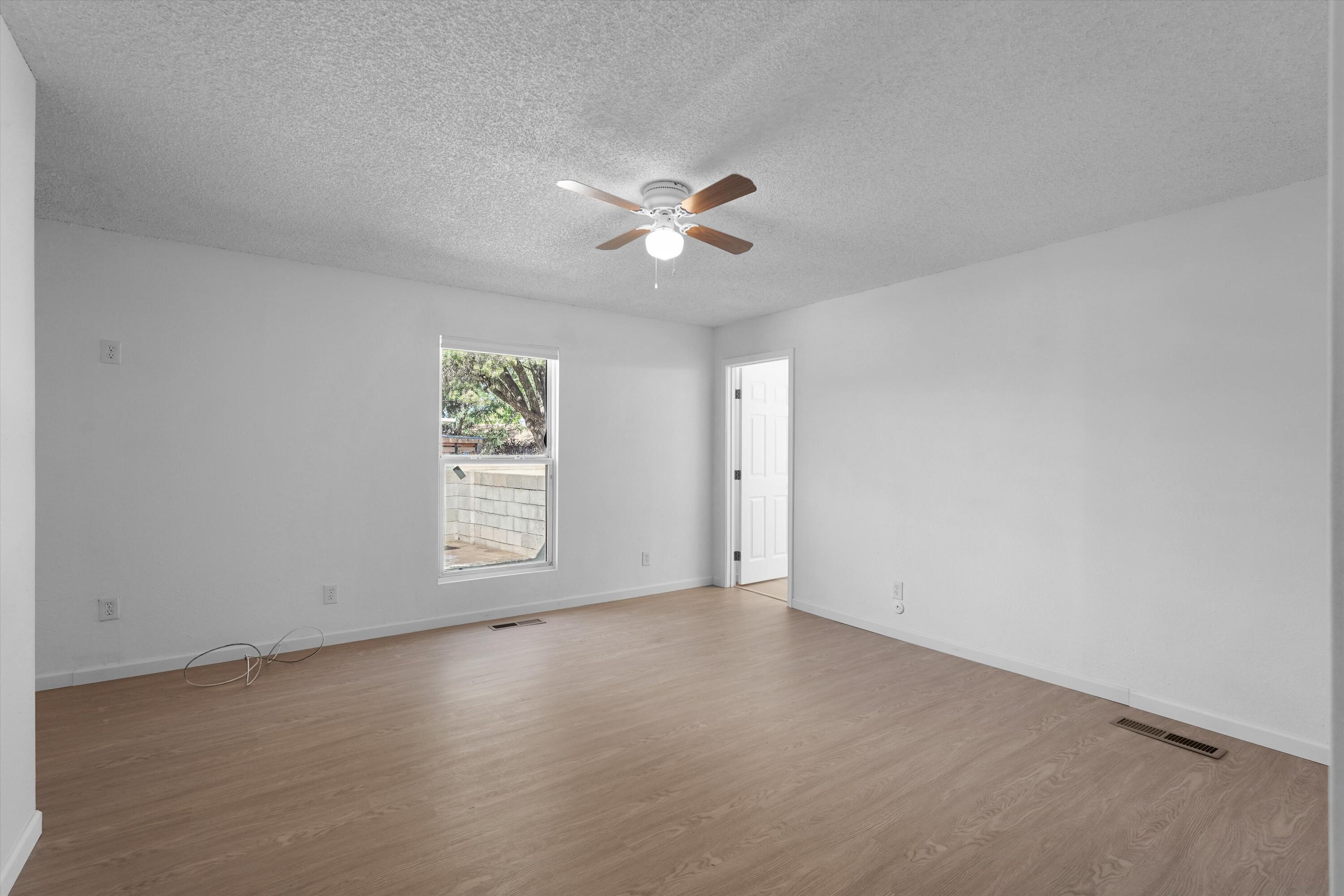 Photo 7 — 10313 Karen Avenue NE