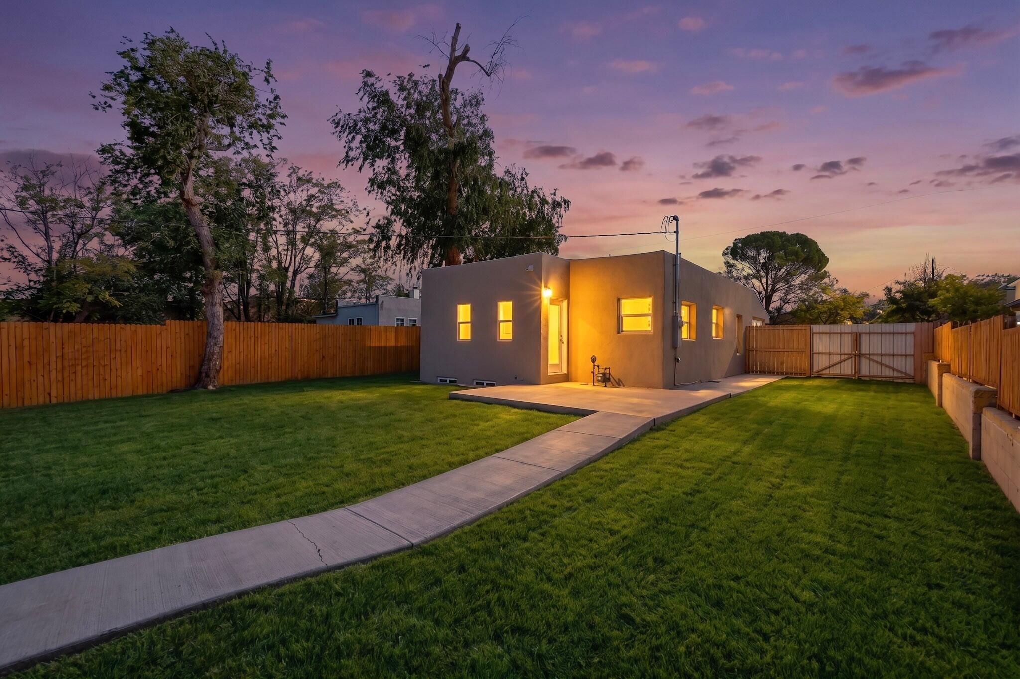 Photo 9 — 413 Princeton Drive SE