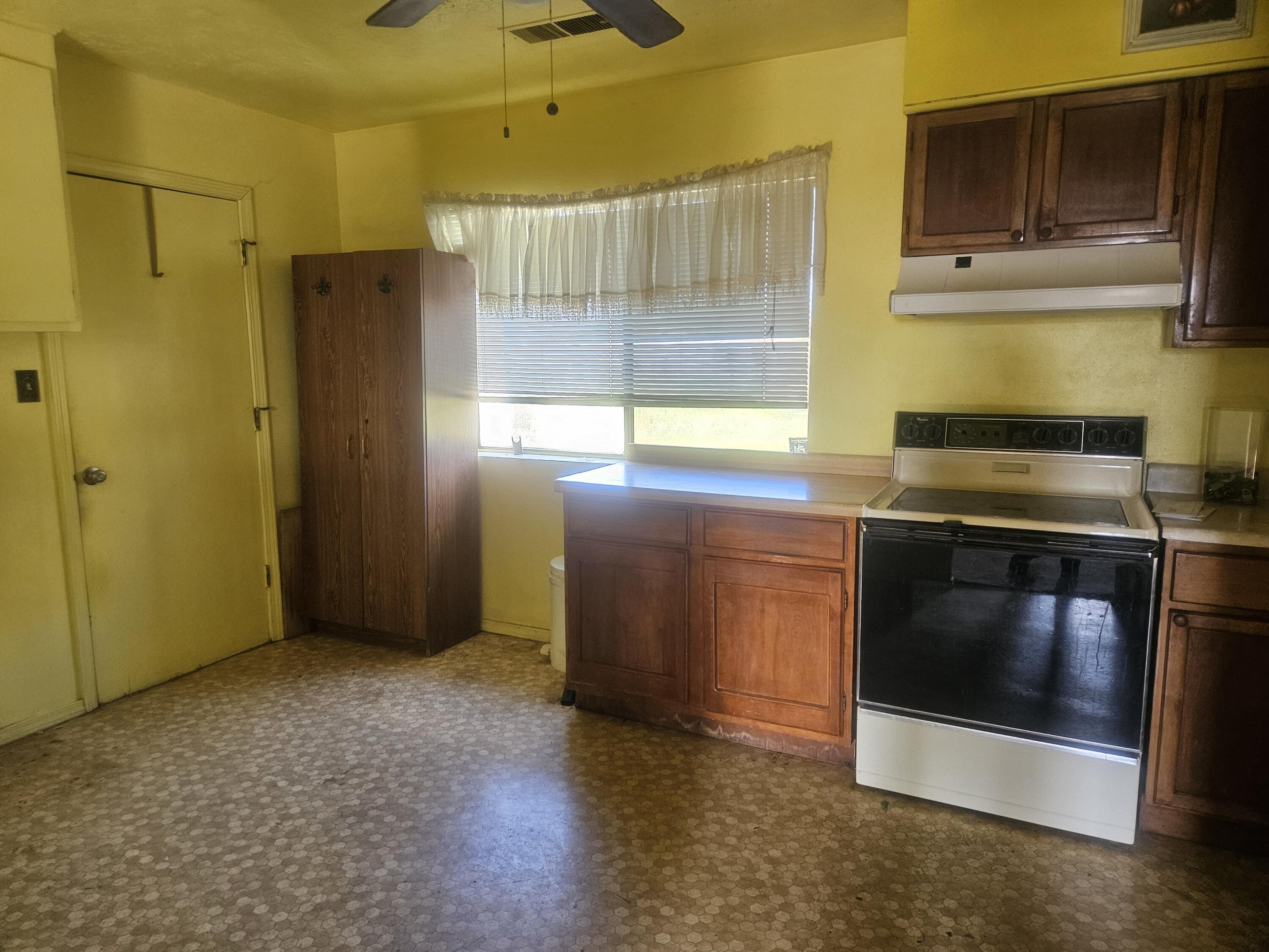 Photo 13 — 921 Impala Drive
