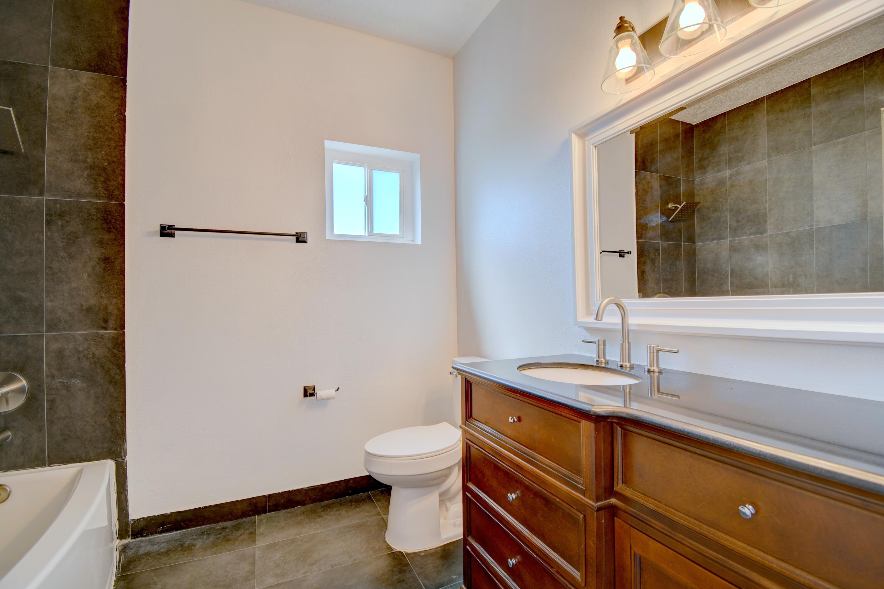 Photo 8 — 10532 Calle Alba NW