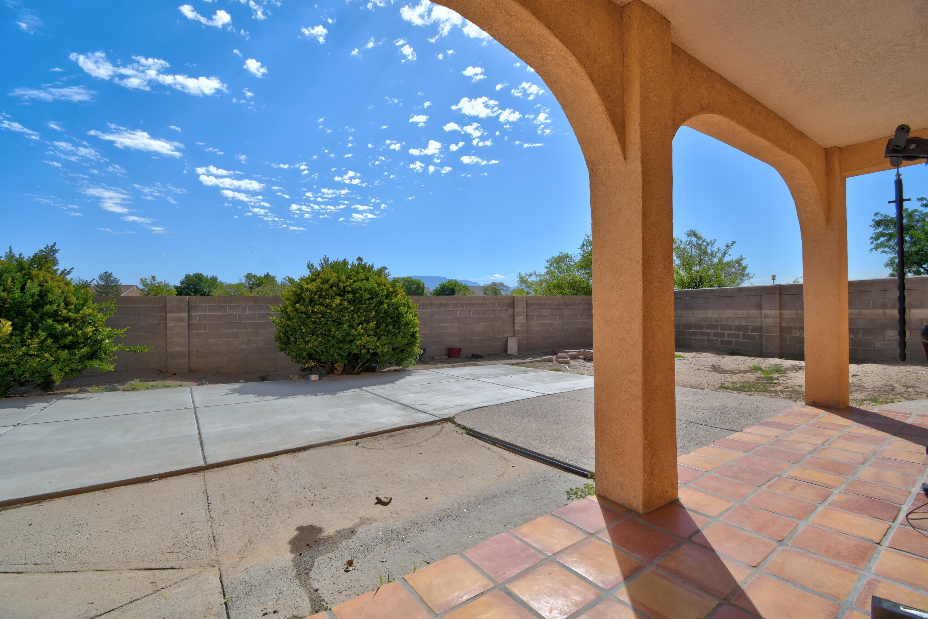 Photo 4 — 10532 Calle Alba NW