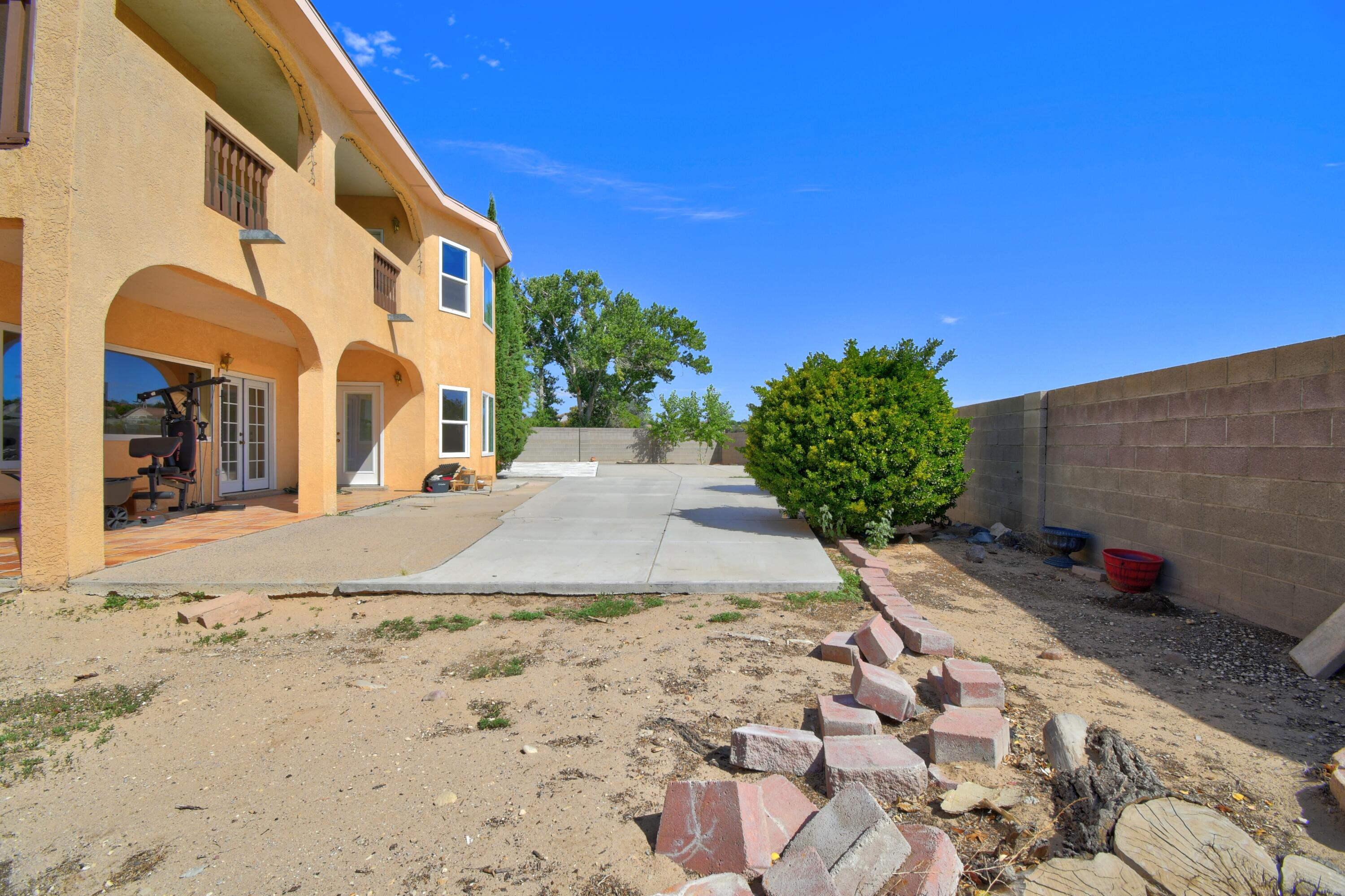 Photo 3 — 10532 Calle Alba NW
