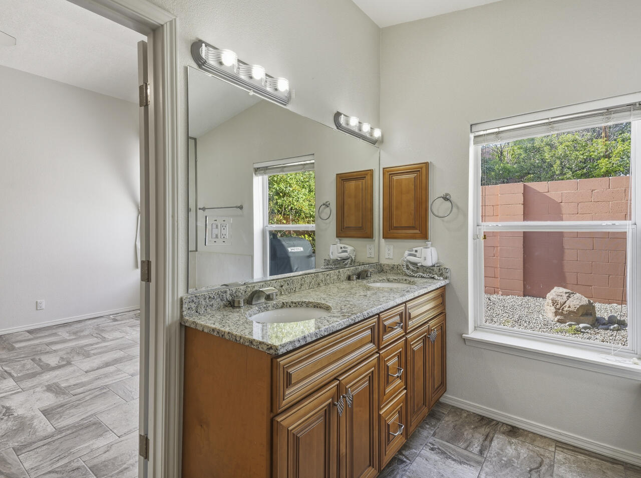 Photo 14 — 7205 Quail Springs Place NE