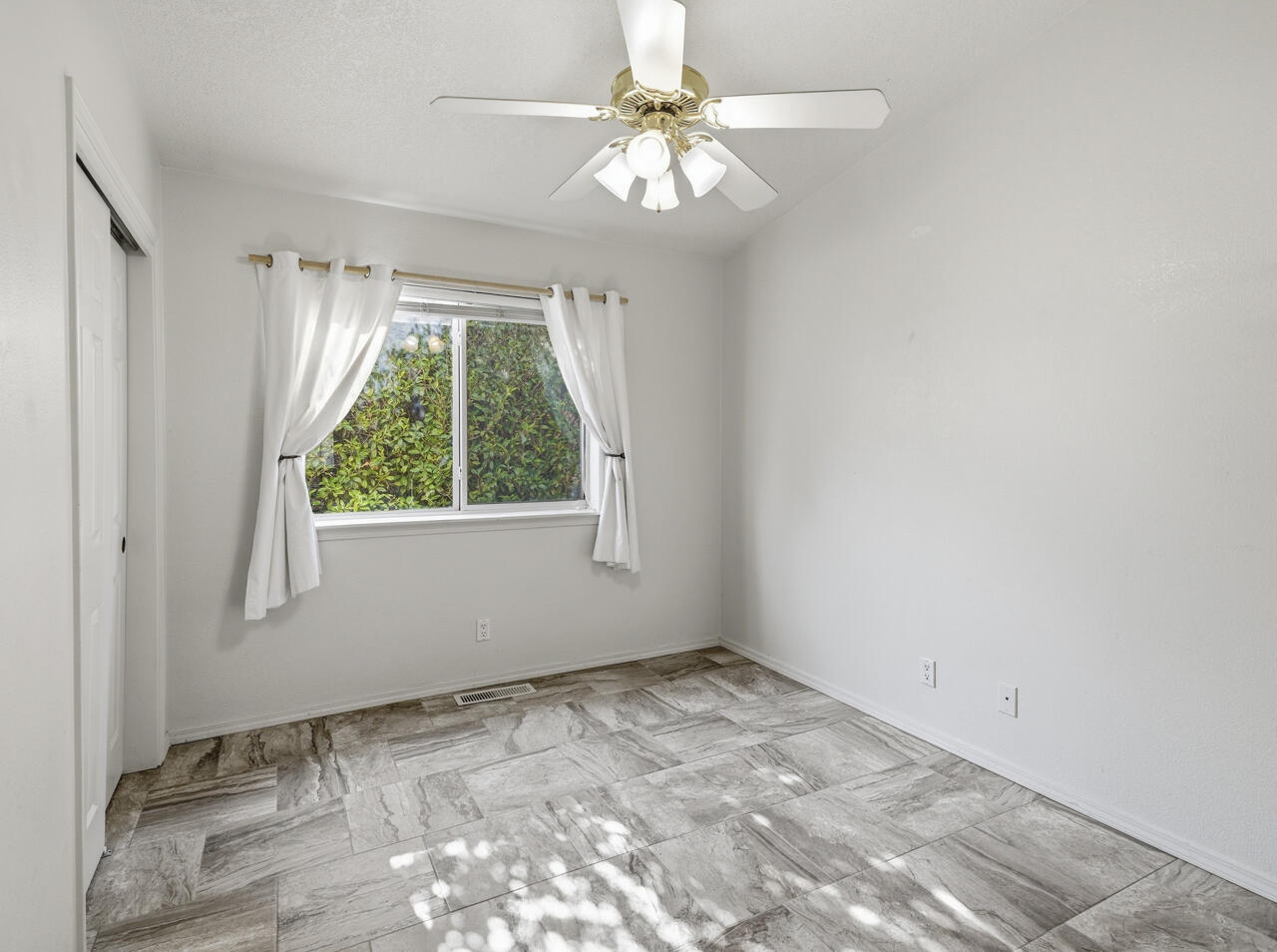 Photo 11 — 7205 Quail Springs Place NE