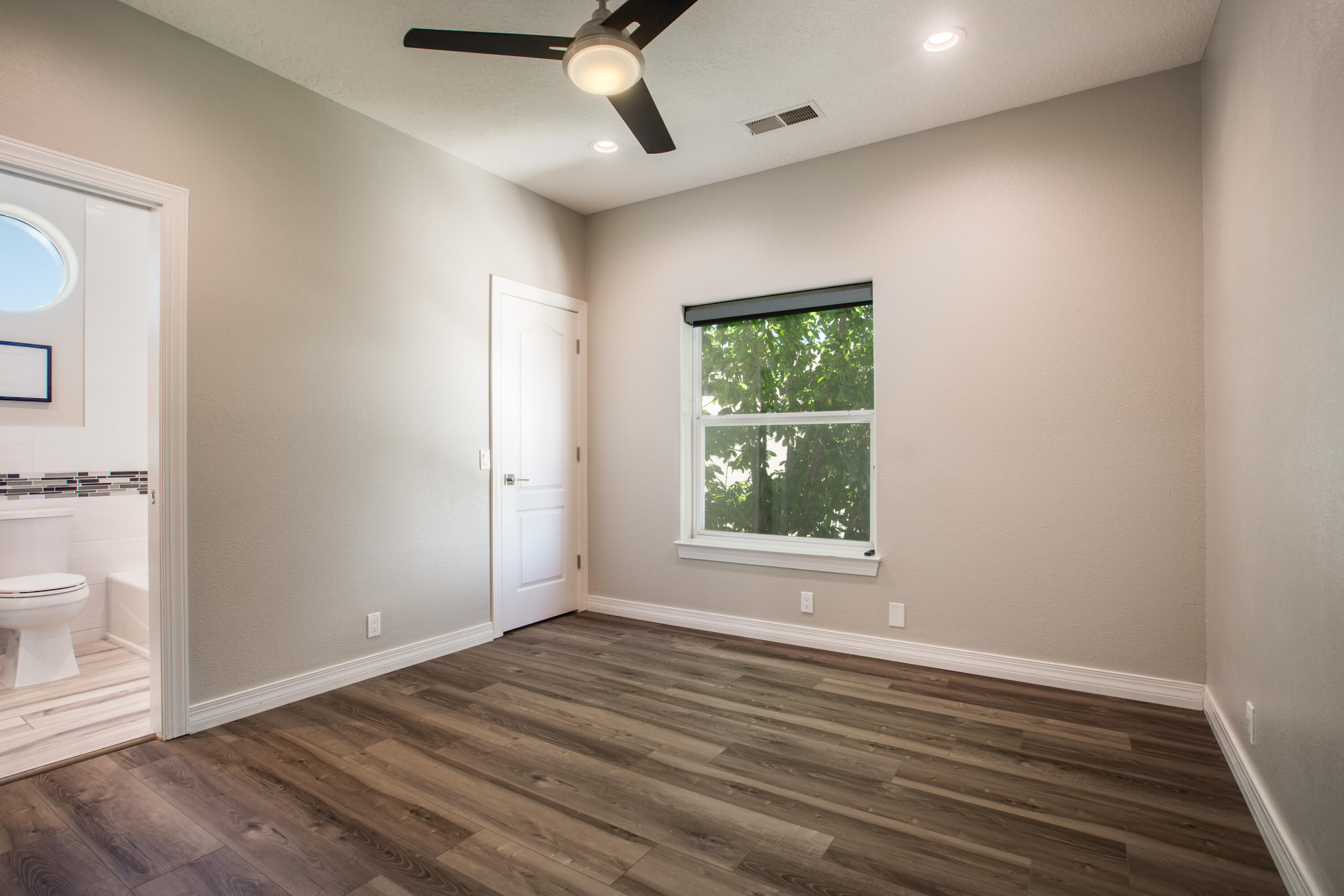 Photo 2 — 11201 Spyglass Hill Lane NE