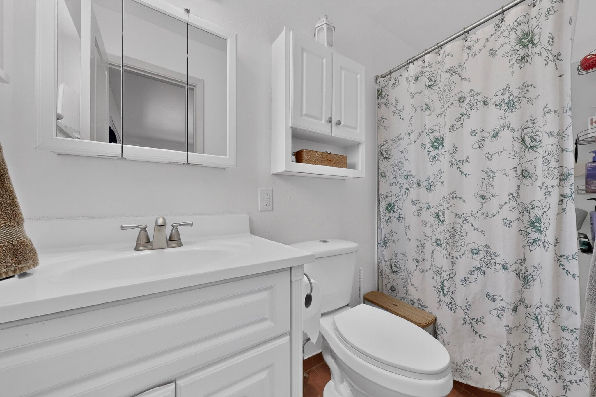 Photo 8 — 9801 Chapala Drive NE