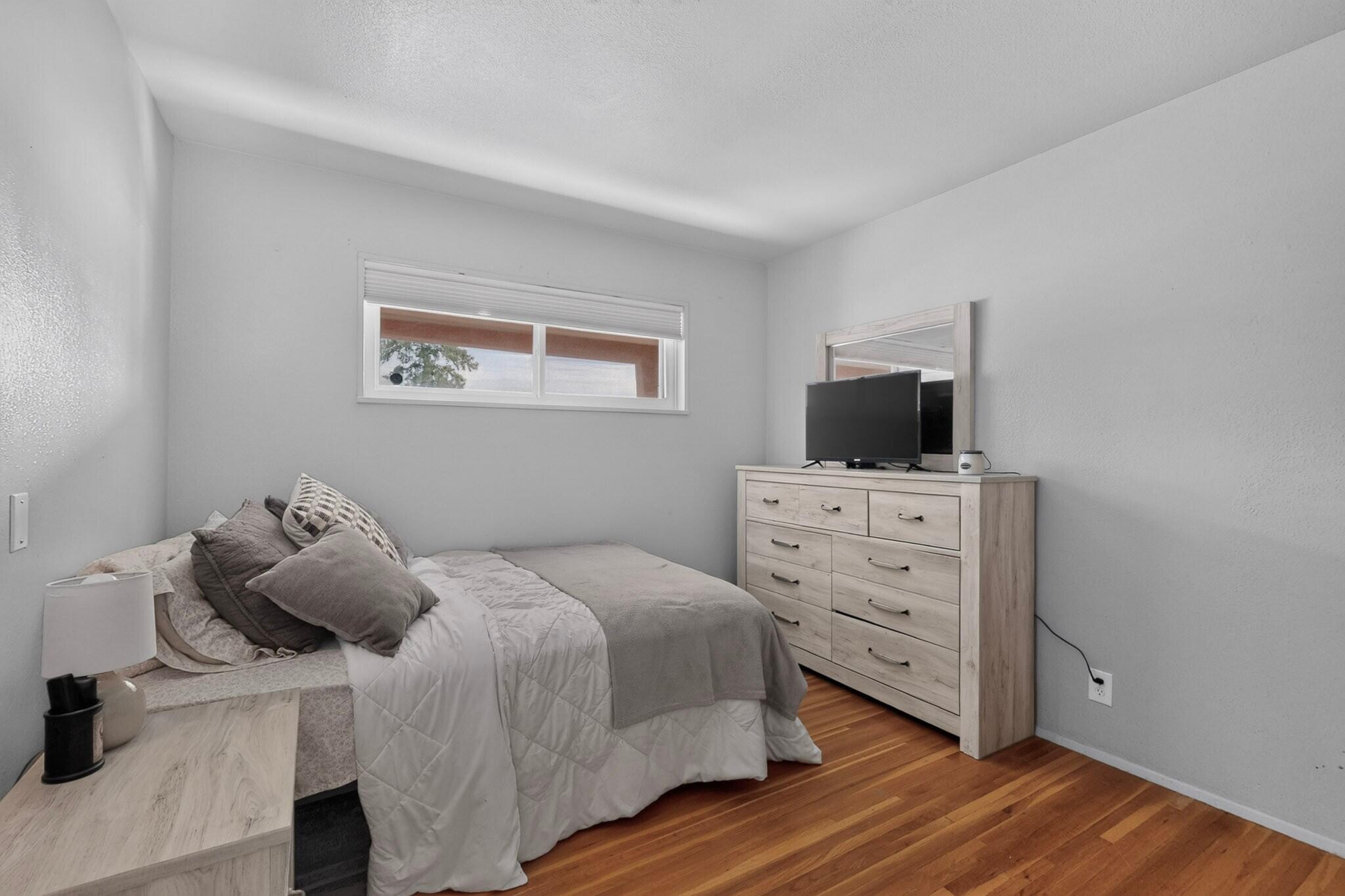 Photo 7 — 9801 Chapala Drive NE