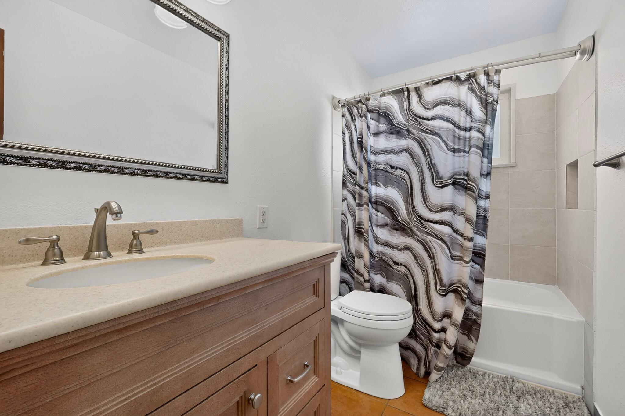 Photo 6 — 9801 Chapala Drive NE