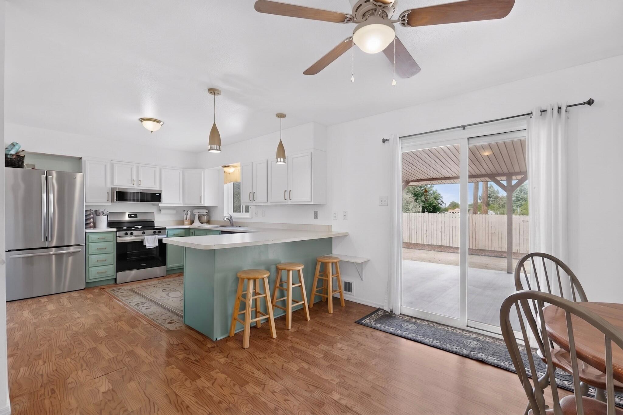 Photo 11 — 9801 Chapala Drive NE