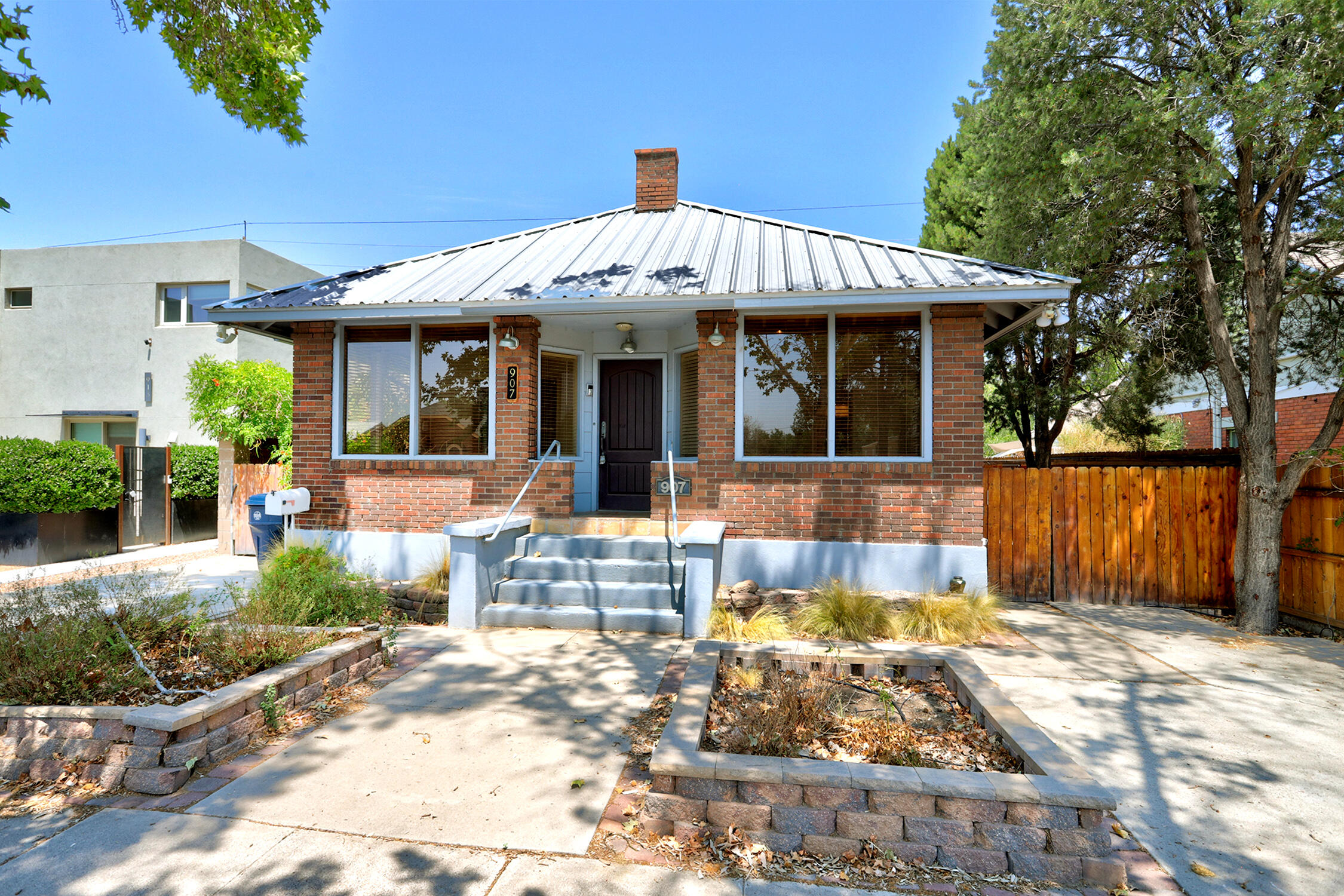 907 Silver Avenue SW, Albuquerque, NM 87102