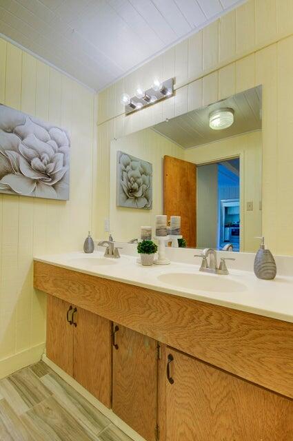 Photo 17 — 907 Silver Avenue SW