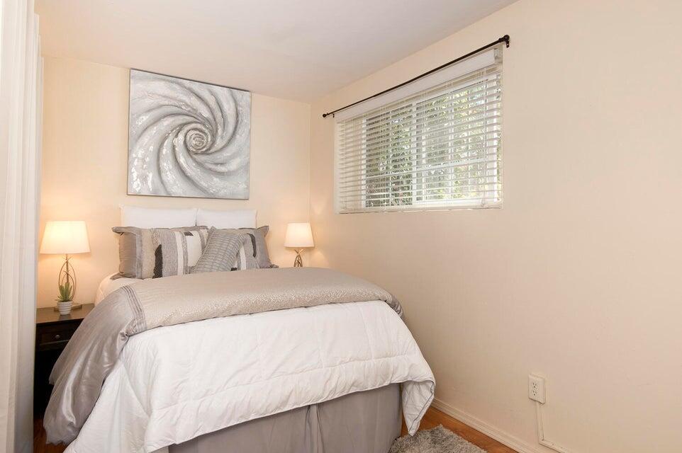 Photo 16 — 907 Silver Avenue SW