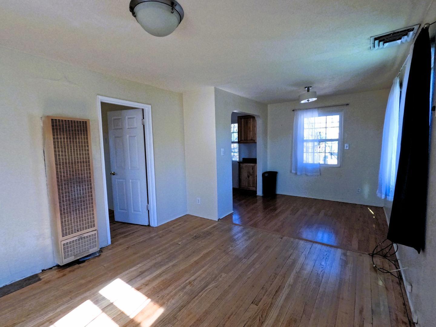 Photo 15 — 907 Silver Avenue SW