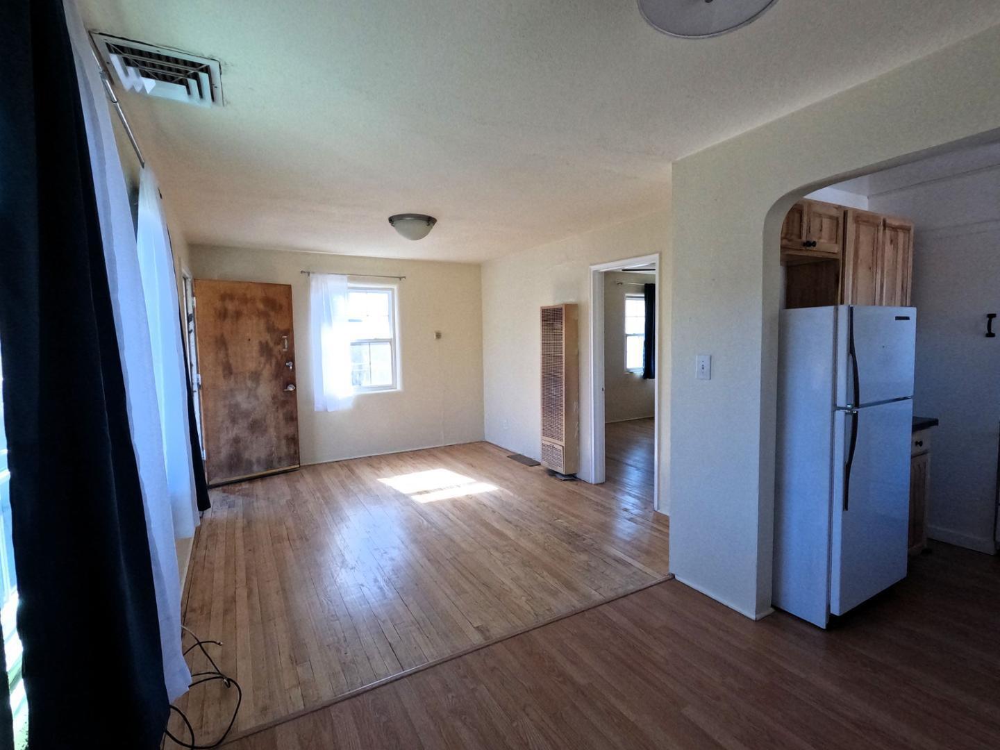 Photo 14 — 907 Silver Avenue SW