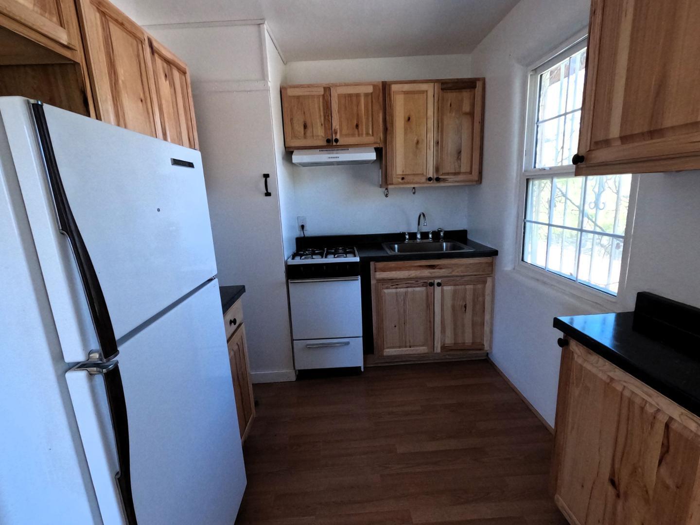 Photo 13 — 907 Silver Avenue SW