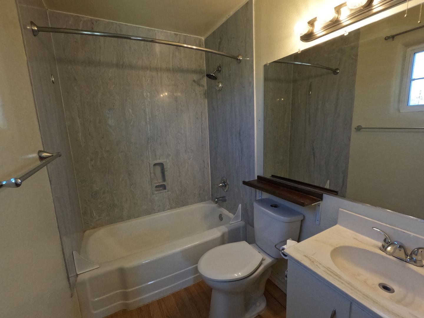 Photo 10 — 907 Silver Avenue SW