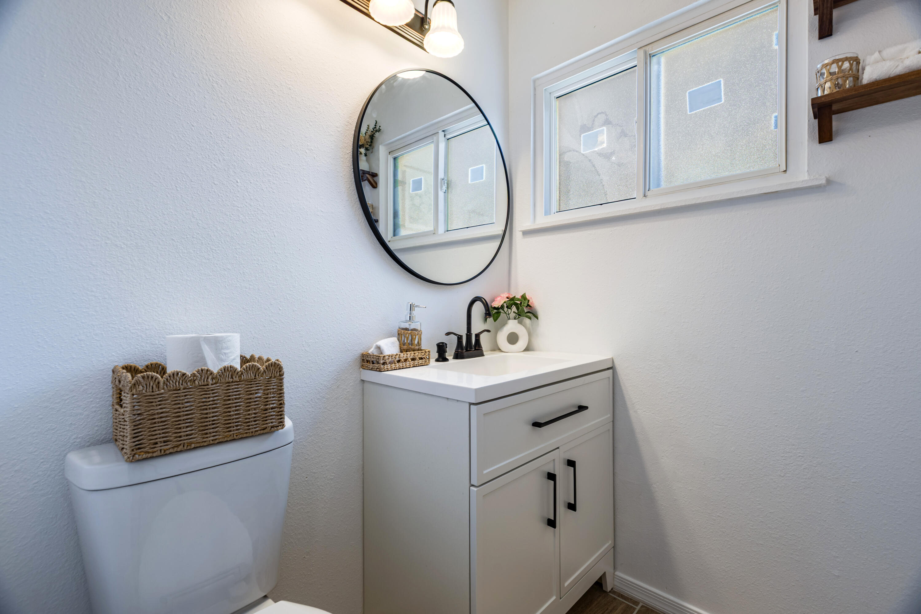 Photo 6 — 4808 Ponderosa Avenue NE
