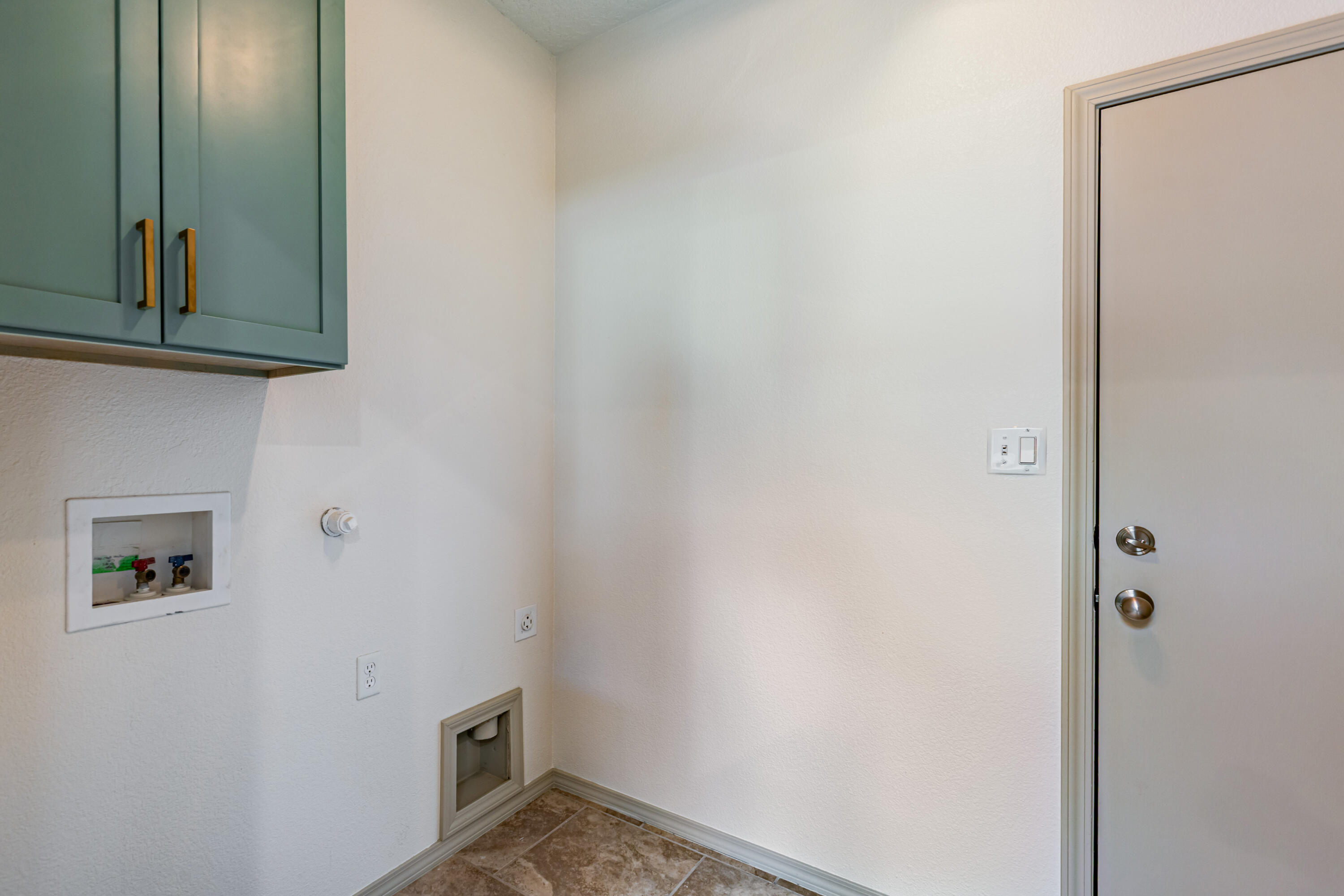 Photo 5 — 8620 Mock Heather Road NW