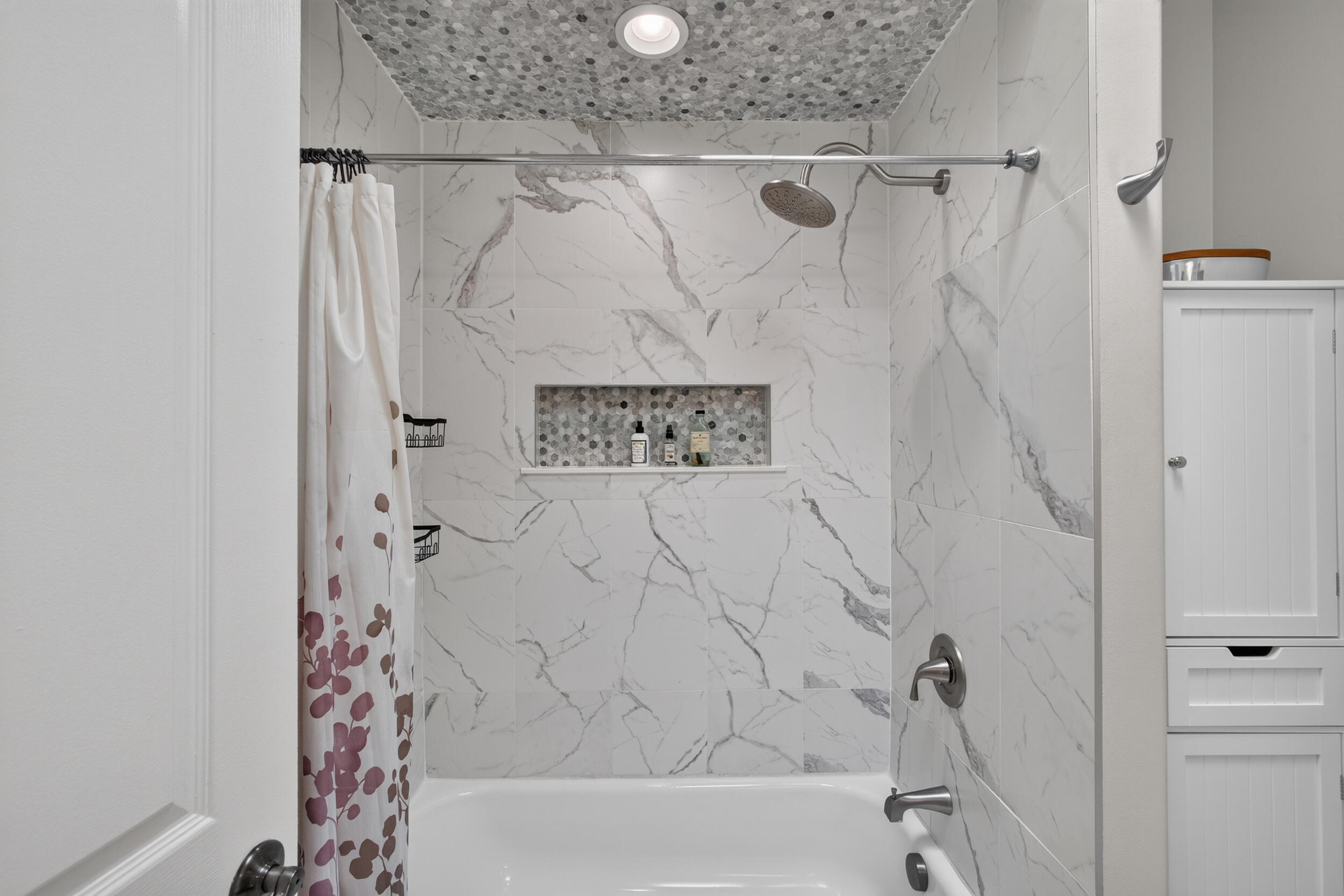 Photo 17 — 8855 Desert Fox Way NE
