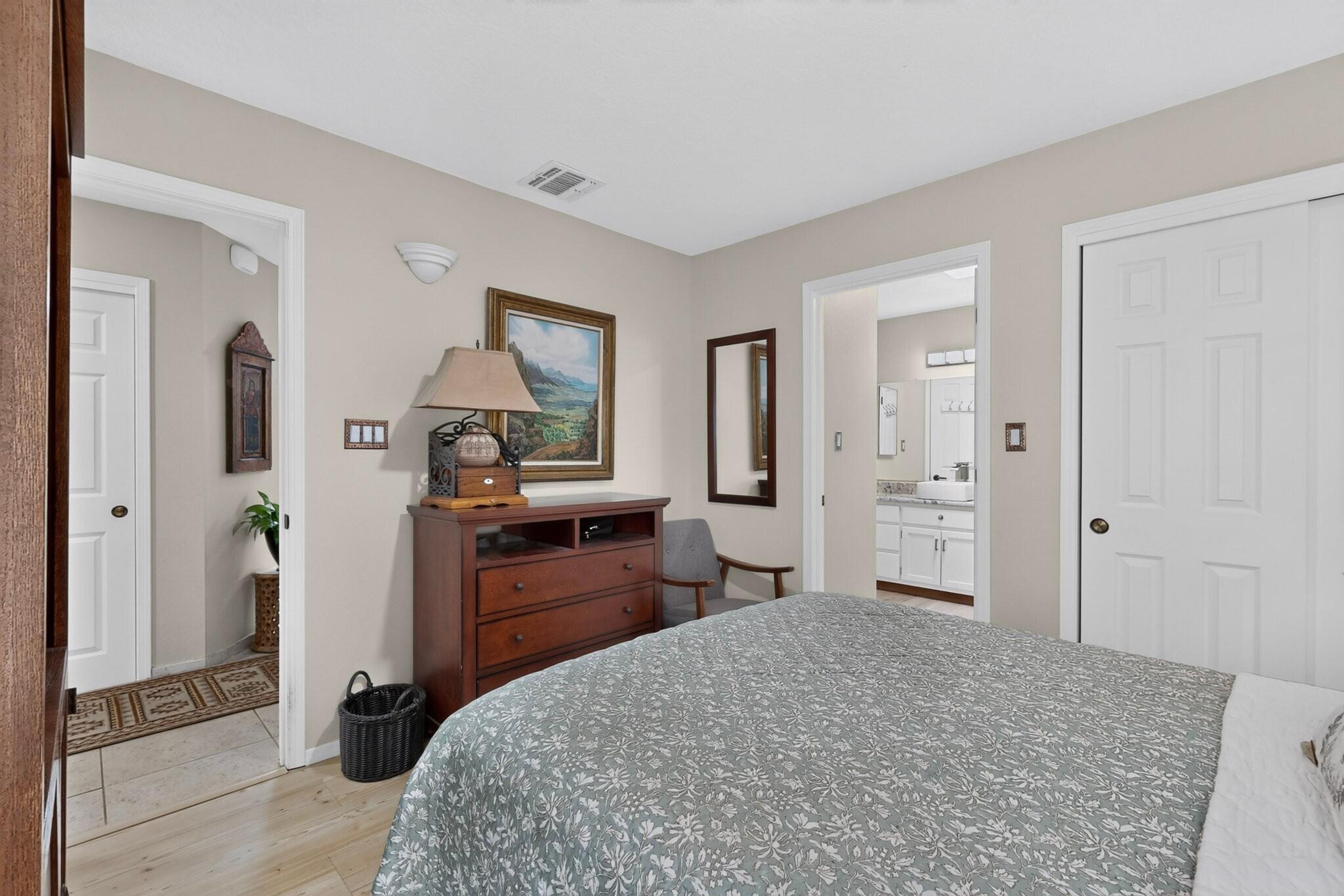 Photo 12 — 3315 Esplanade Circle SE