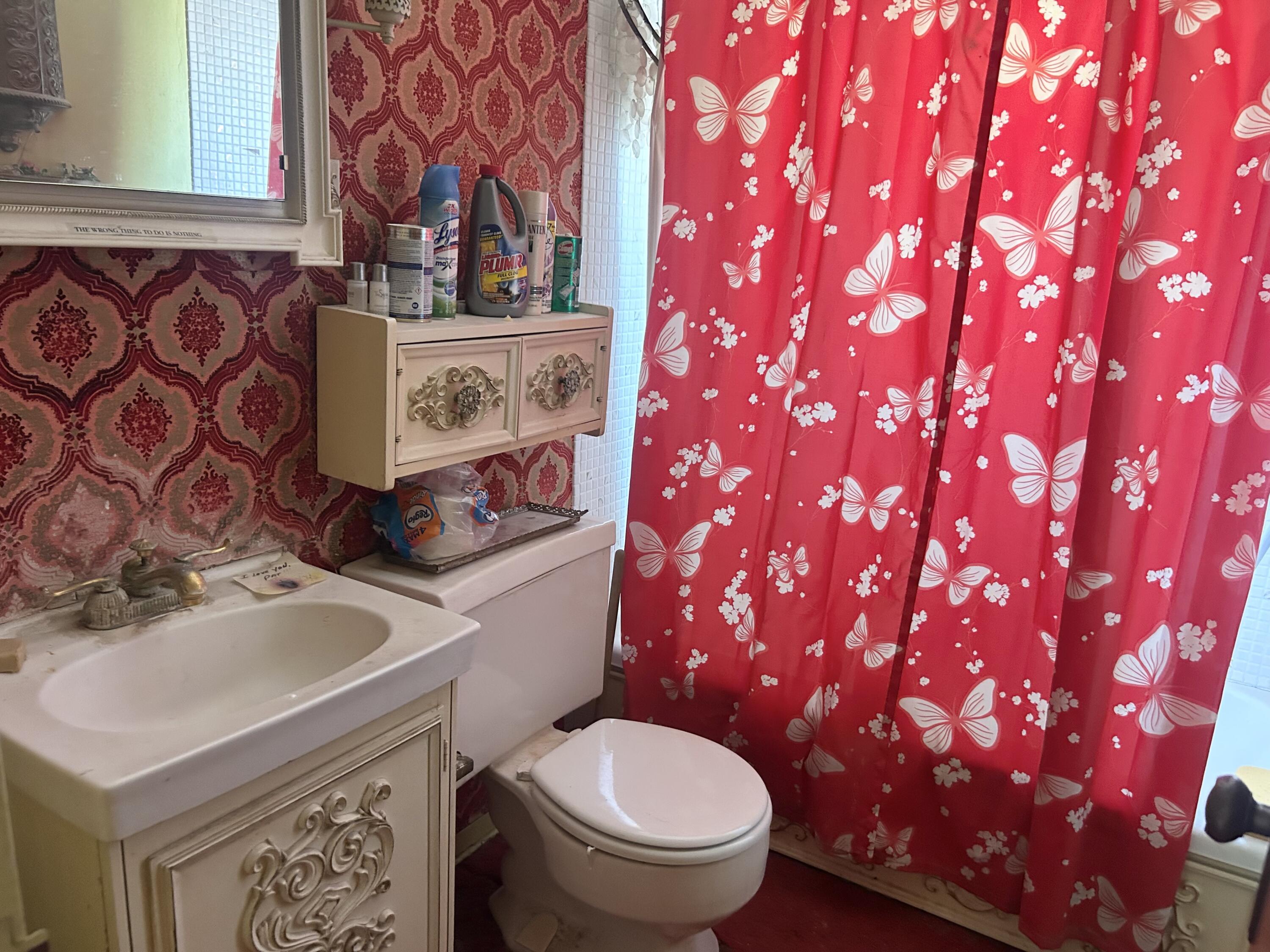 Photo 5 — 4505 3rd Street NW